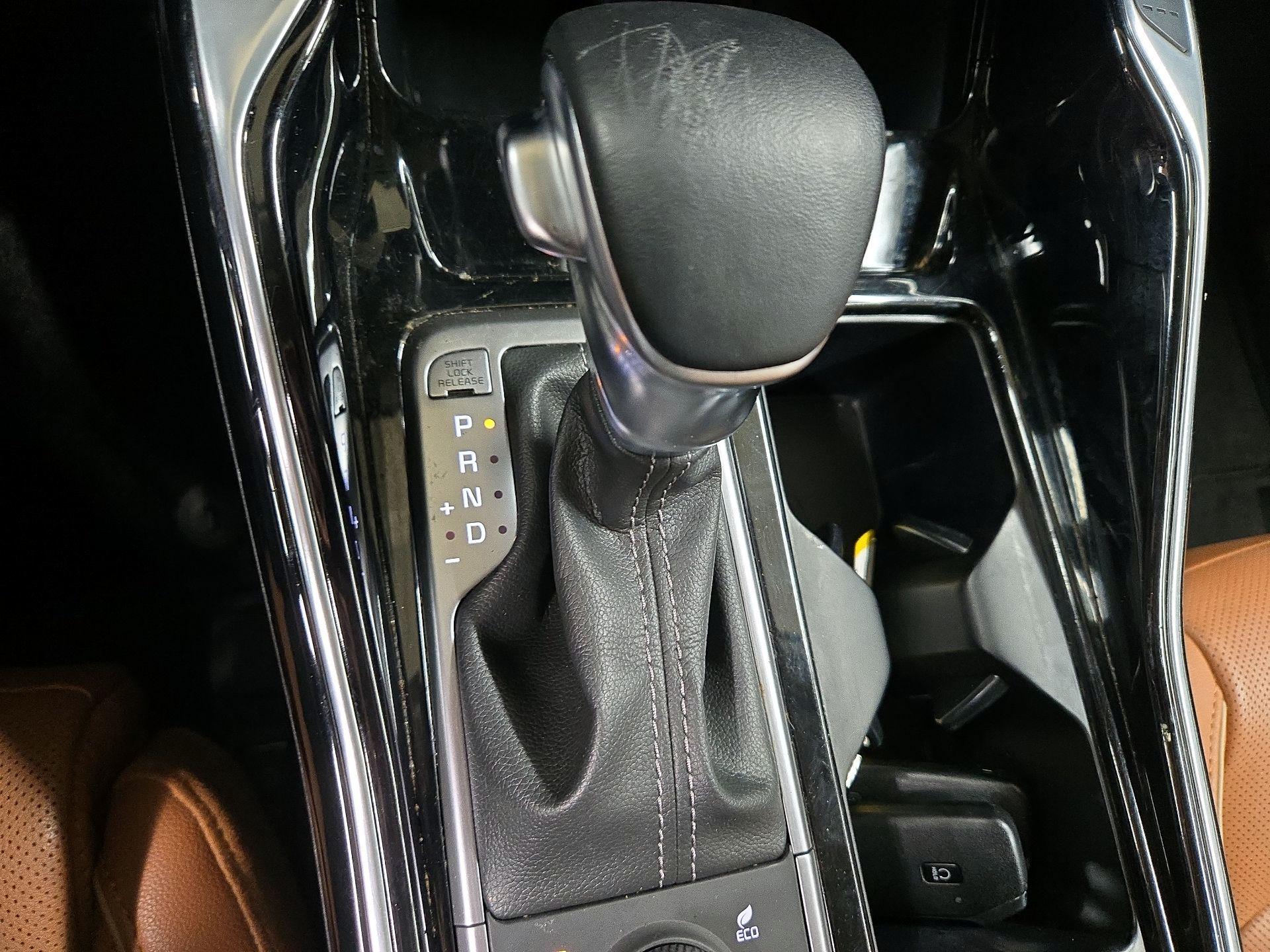 Thumbnail: 2023 Kia Sorento - 17