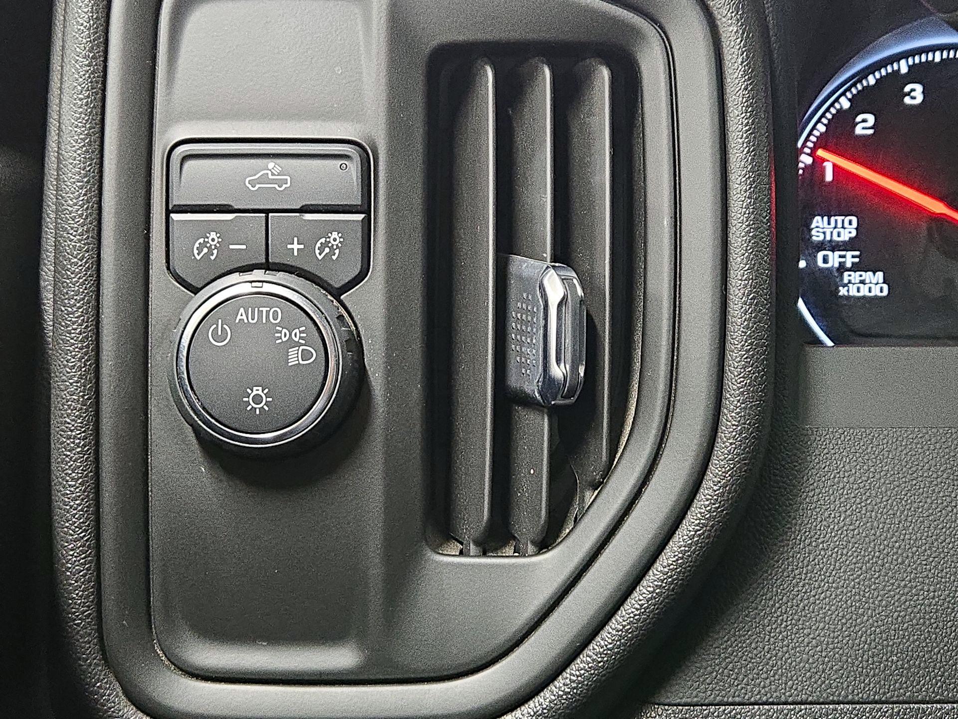 Thumbnail: 2022 Chevrolet Silverado 1500 - 13