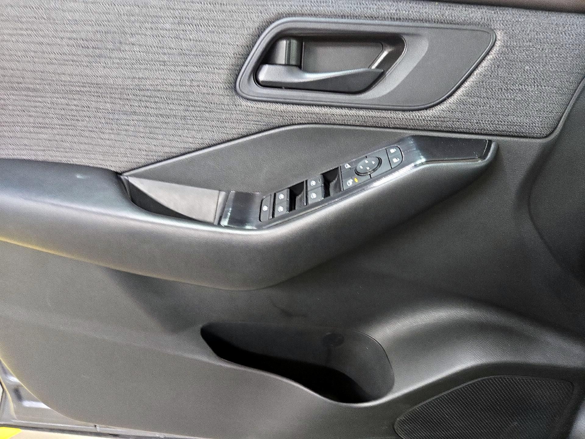 Thumbnail: 2023 Nissan Rogue - 12