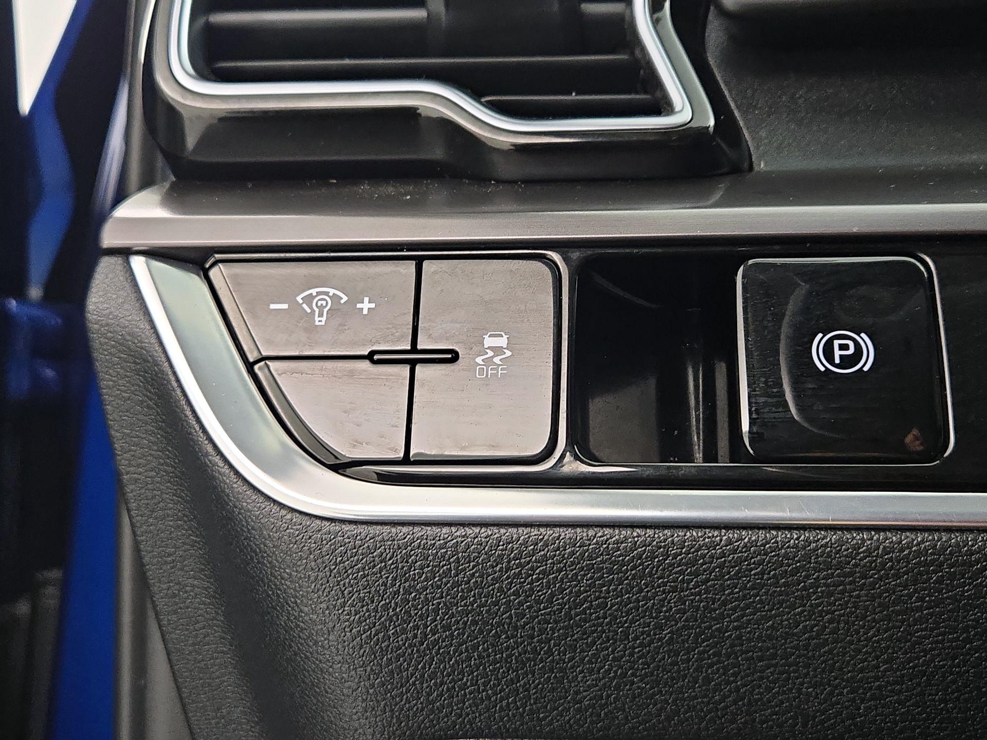 Thumbnail: 2023 Kia Sportage - 13