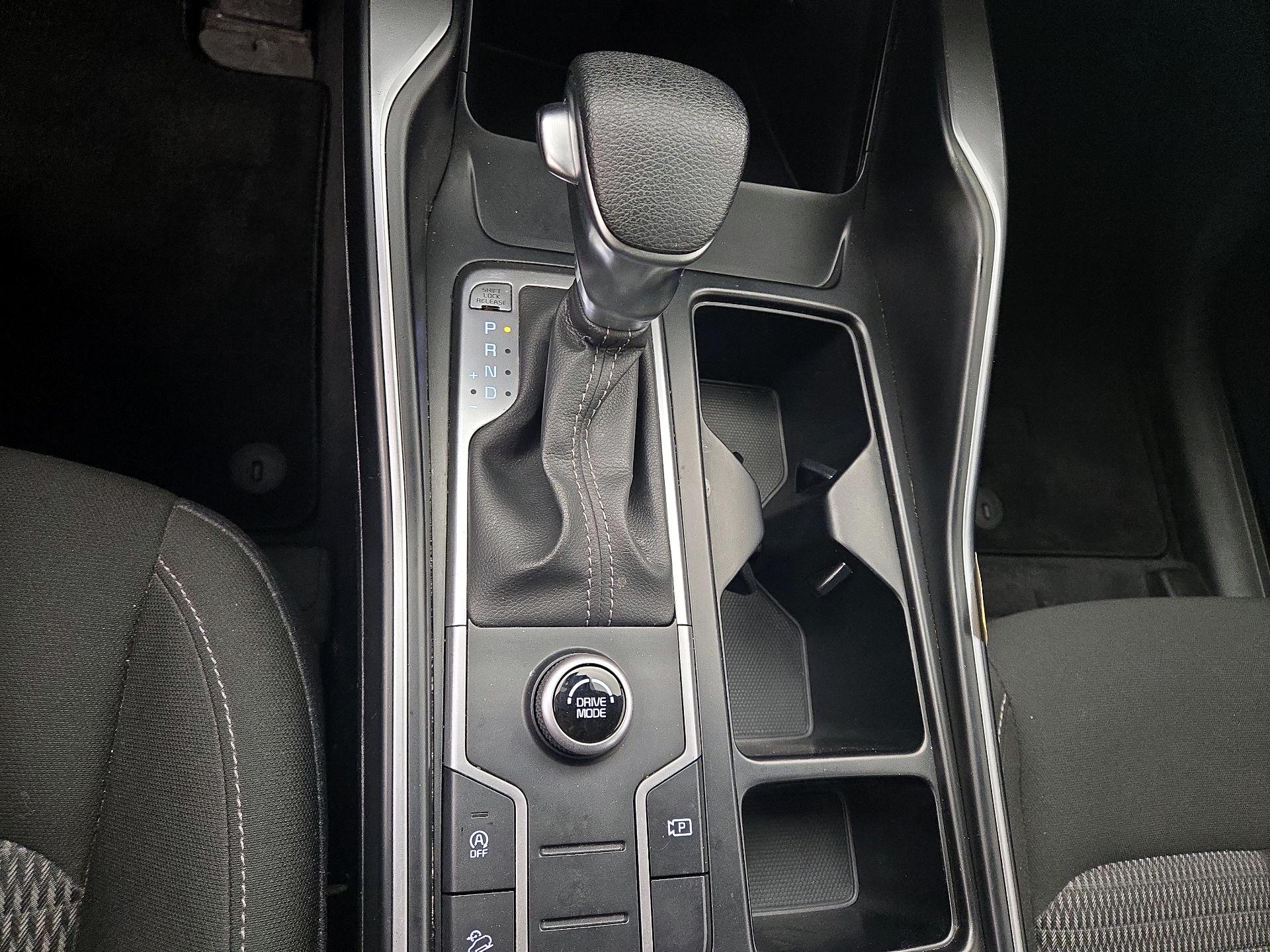 Thumbnail: 2023 Kia Sorento - 16