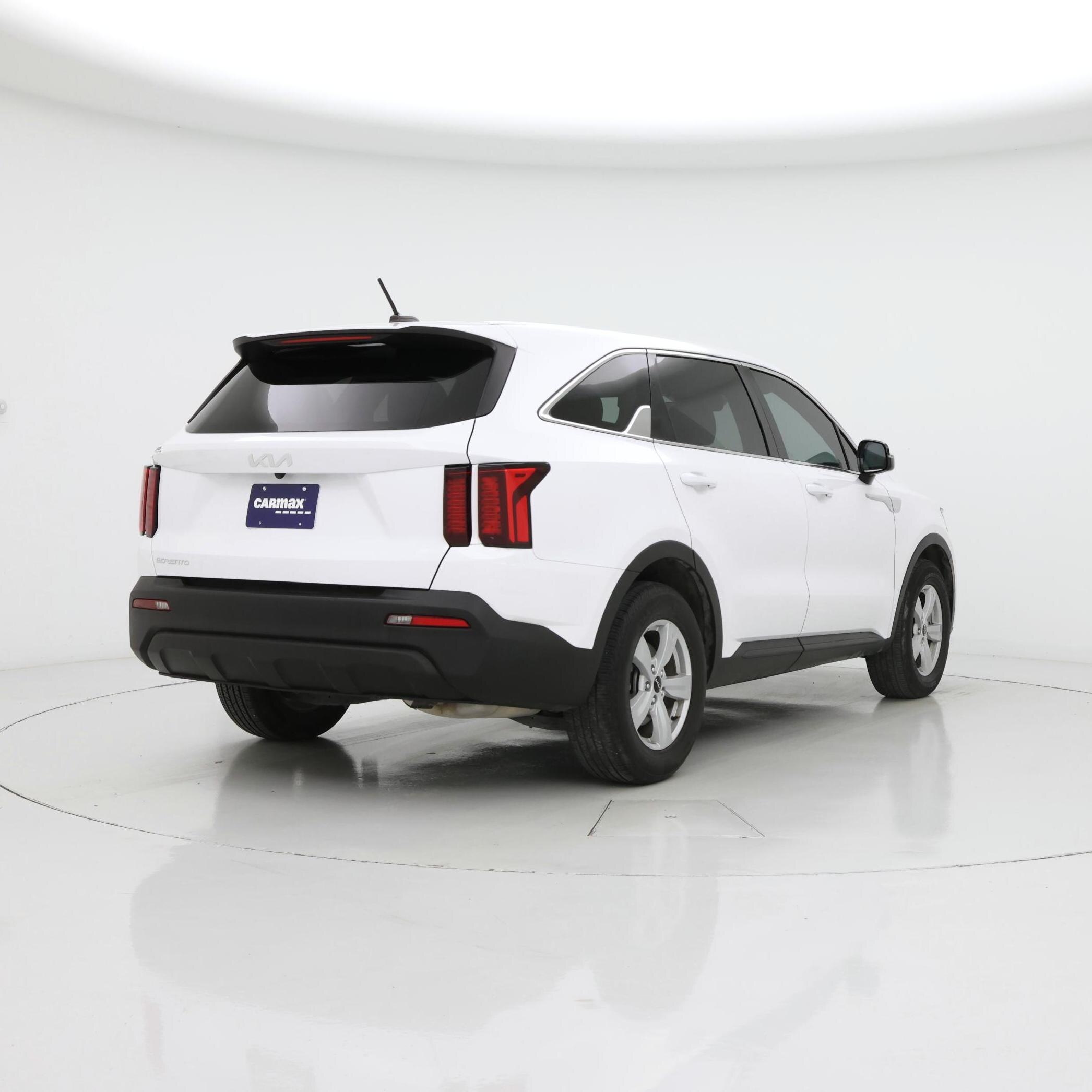 Thumbnail: 2023 Kia Sorento - 8