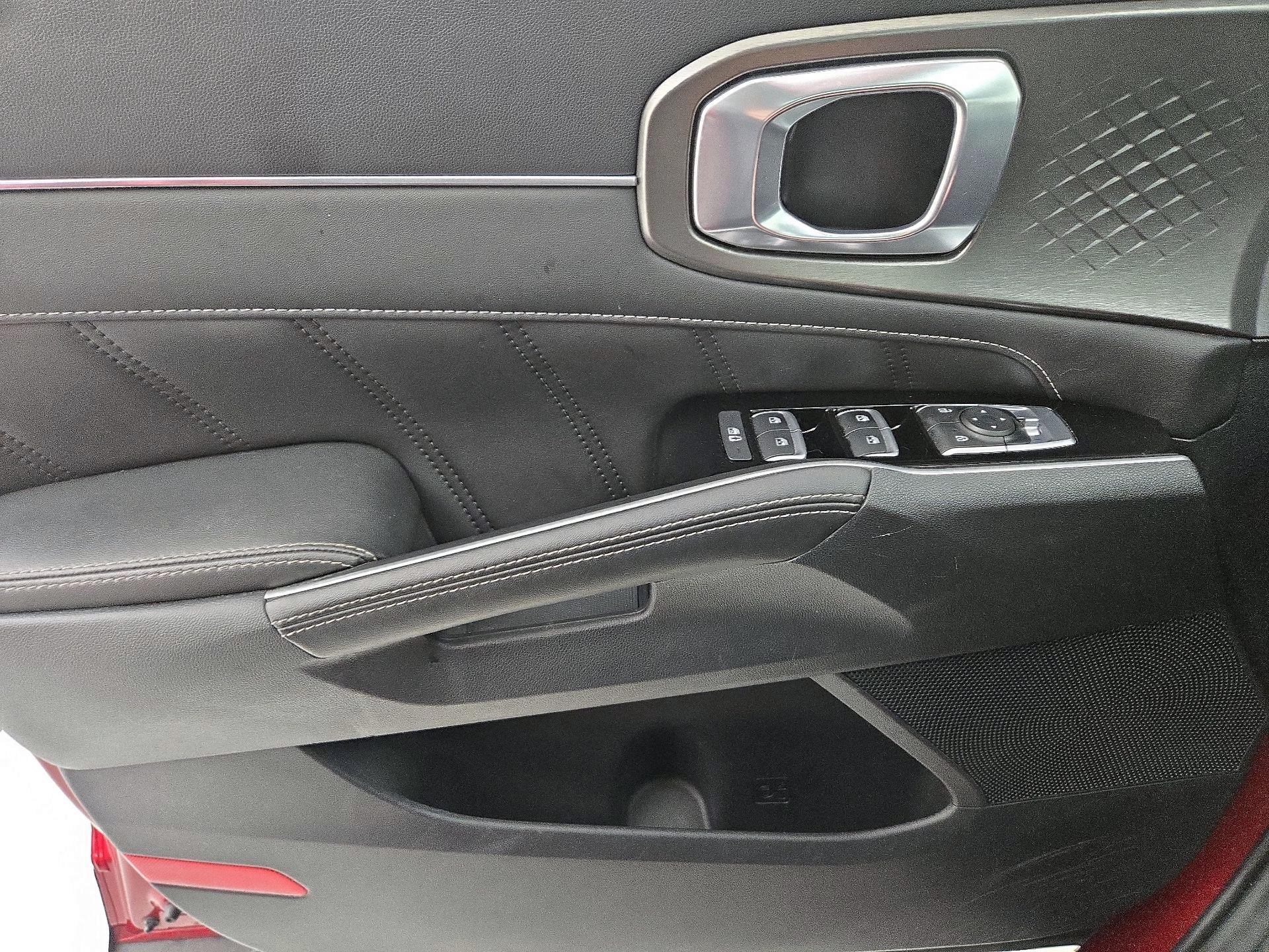 Thumbnail: 2022 Kia Sorento - 12