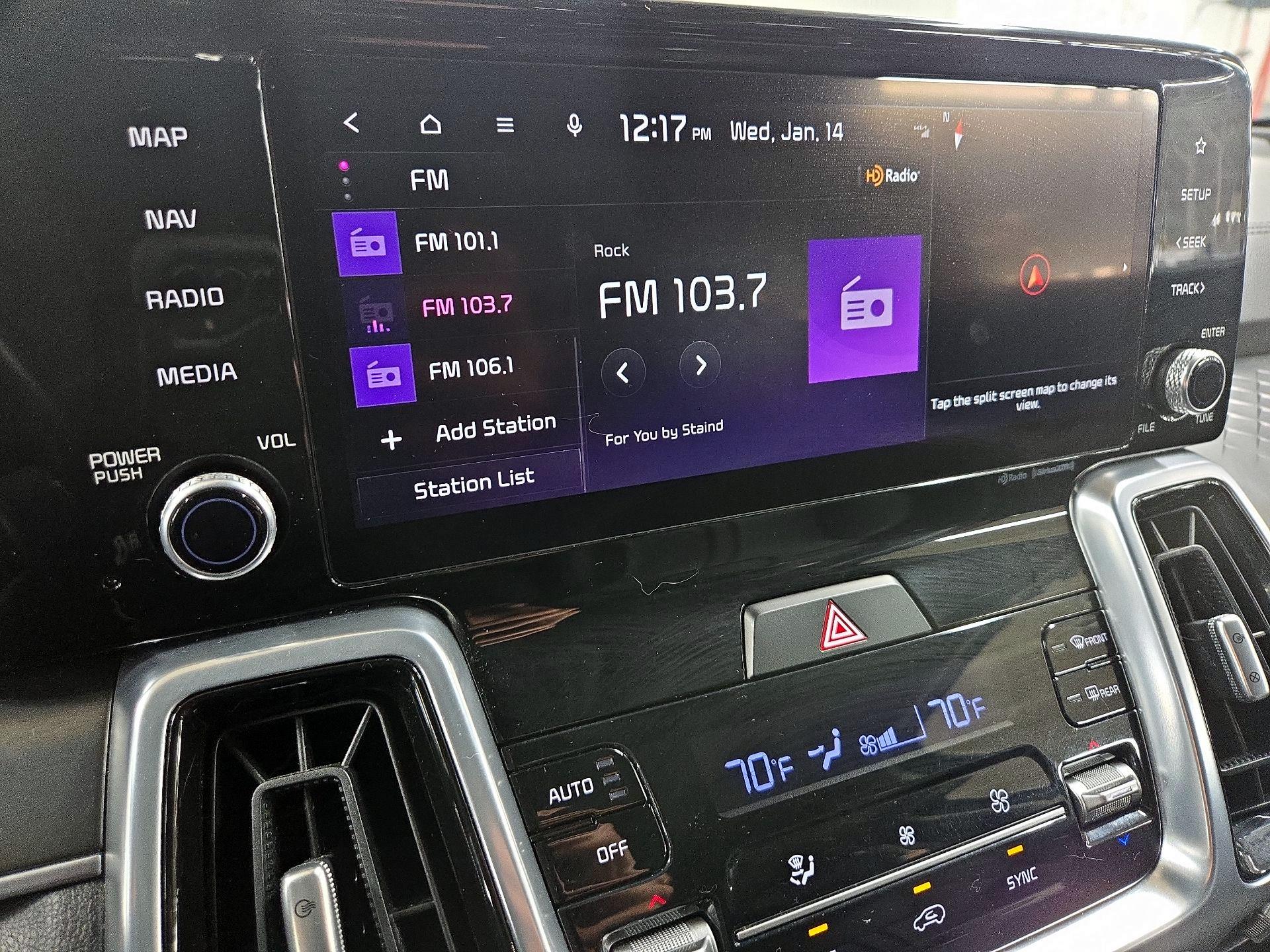 Thumbnail: 2022 Kia Sorento - 16