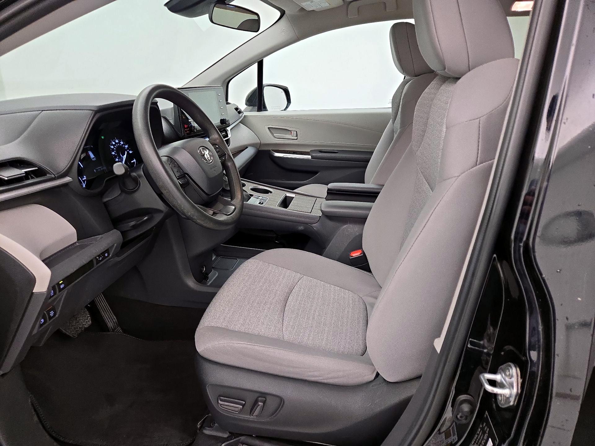 Thumbnail: 2024 Toyota Sienna - 11