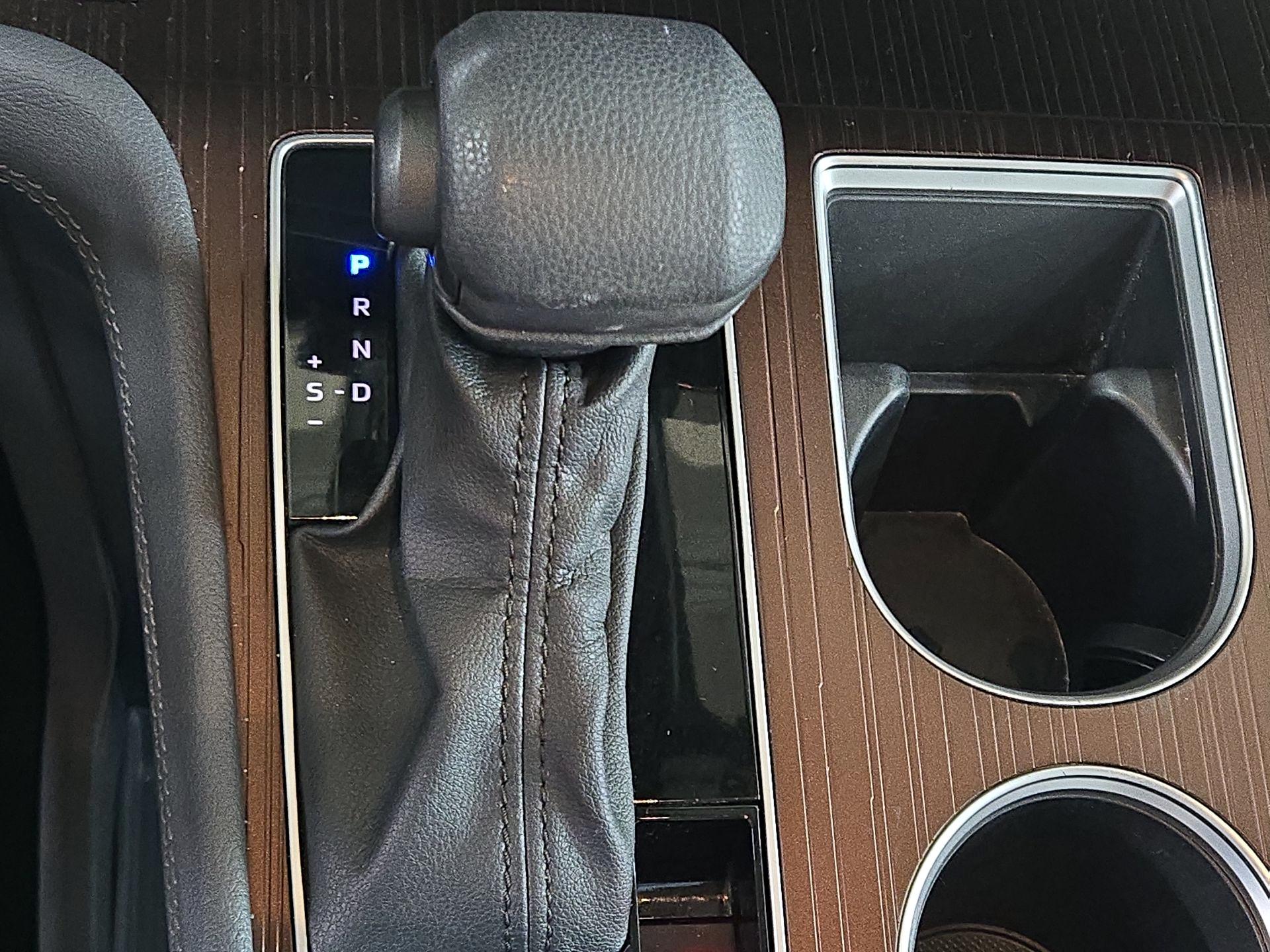 Thumbnail: 2024 Toyota Sienna - 17