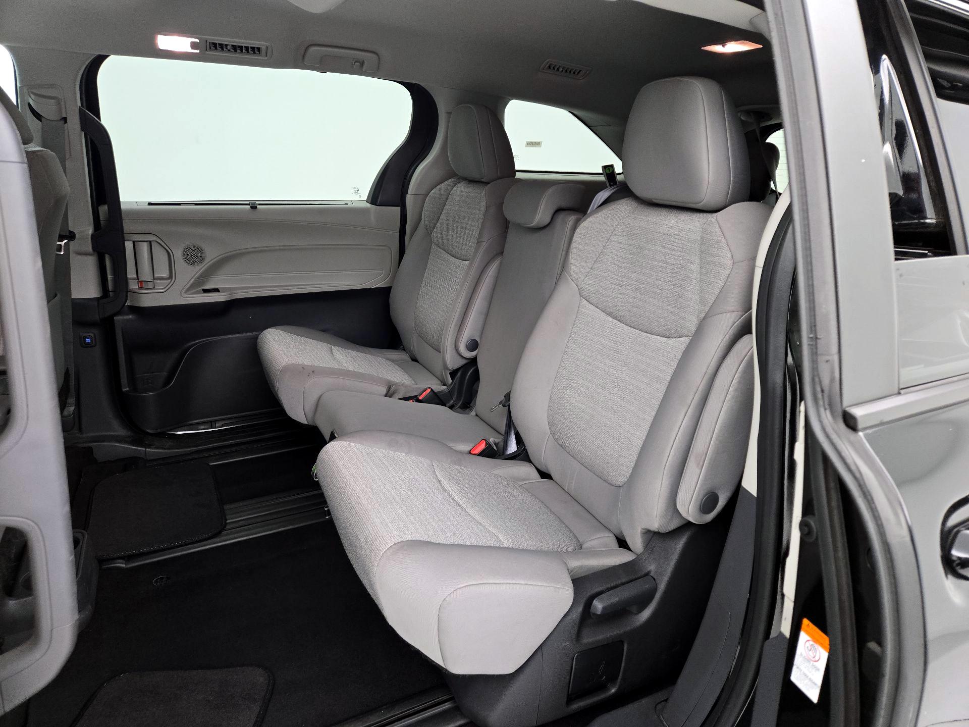 Thumbnail: 2024 Toyota Sienna - 19