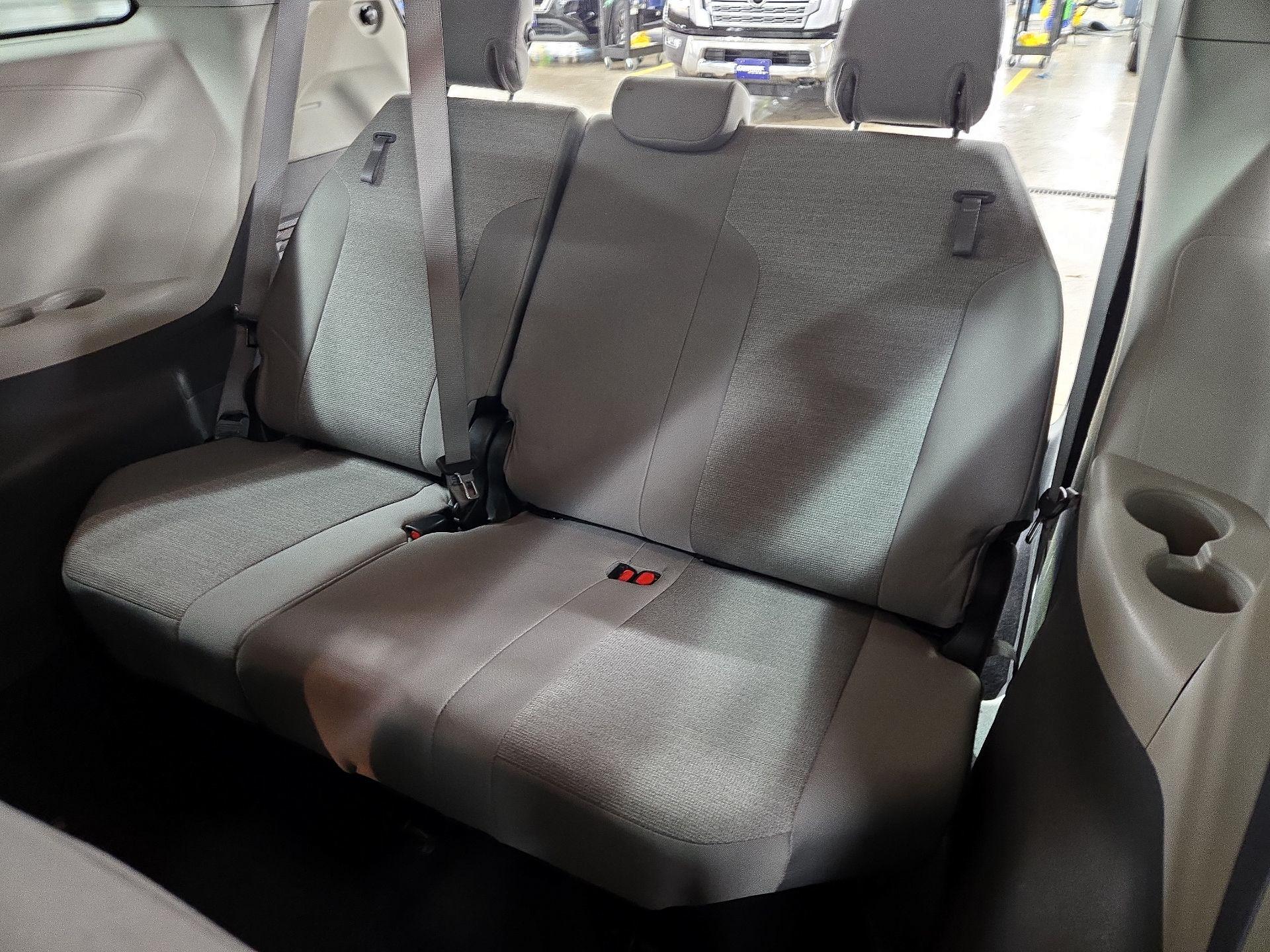 Thumbnail: 2024 Toyota Sienna - 20