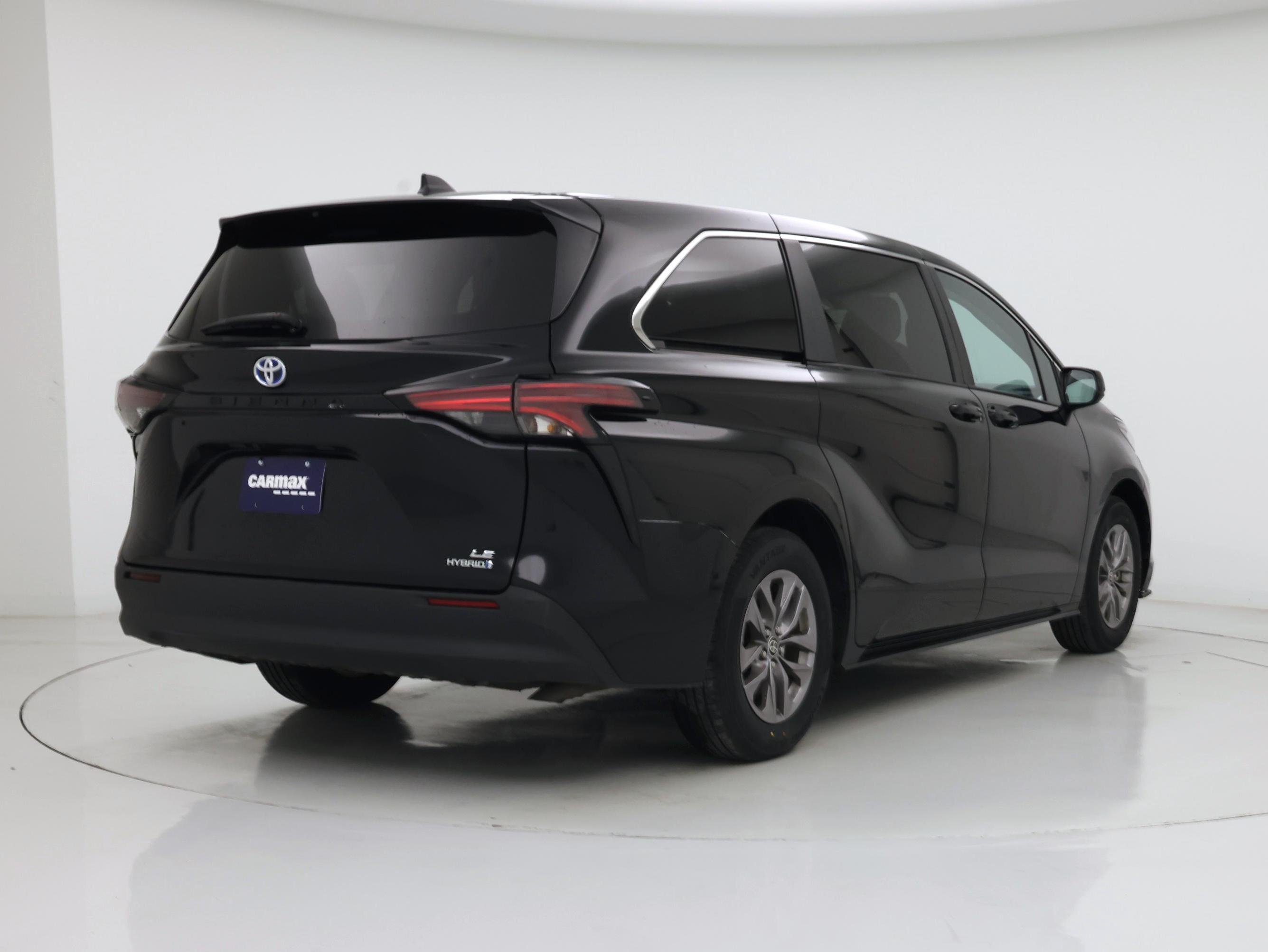 Thumbnail: 2024 Toyota Sienna - 8