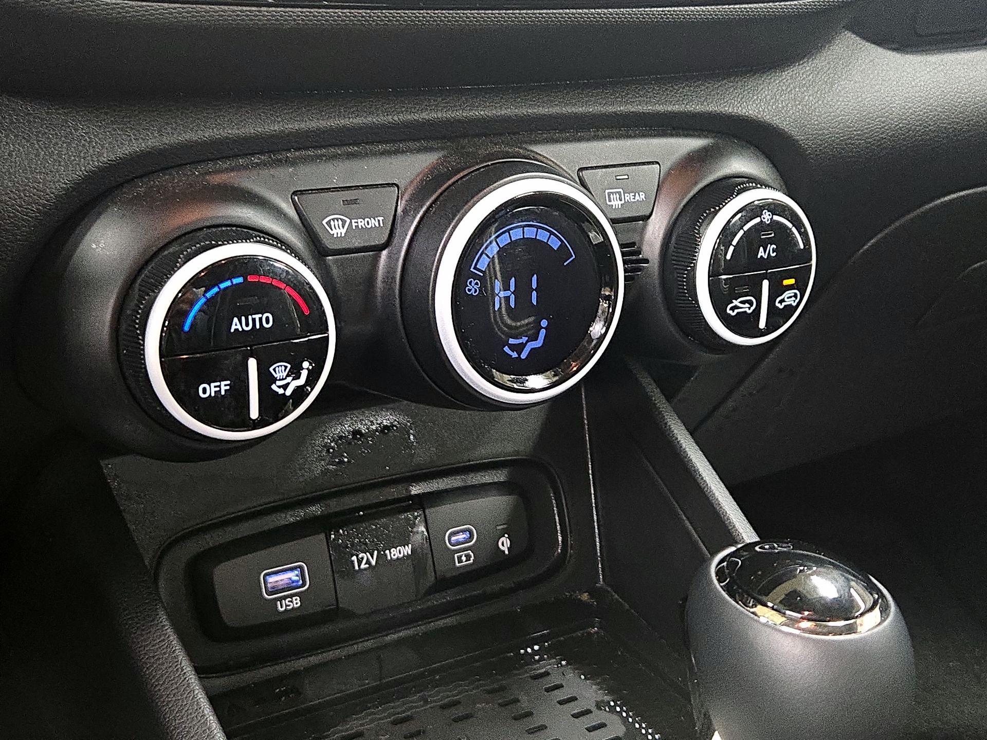 Thumbnail: 2024 Hyundai Venue - 17