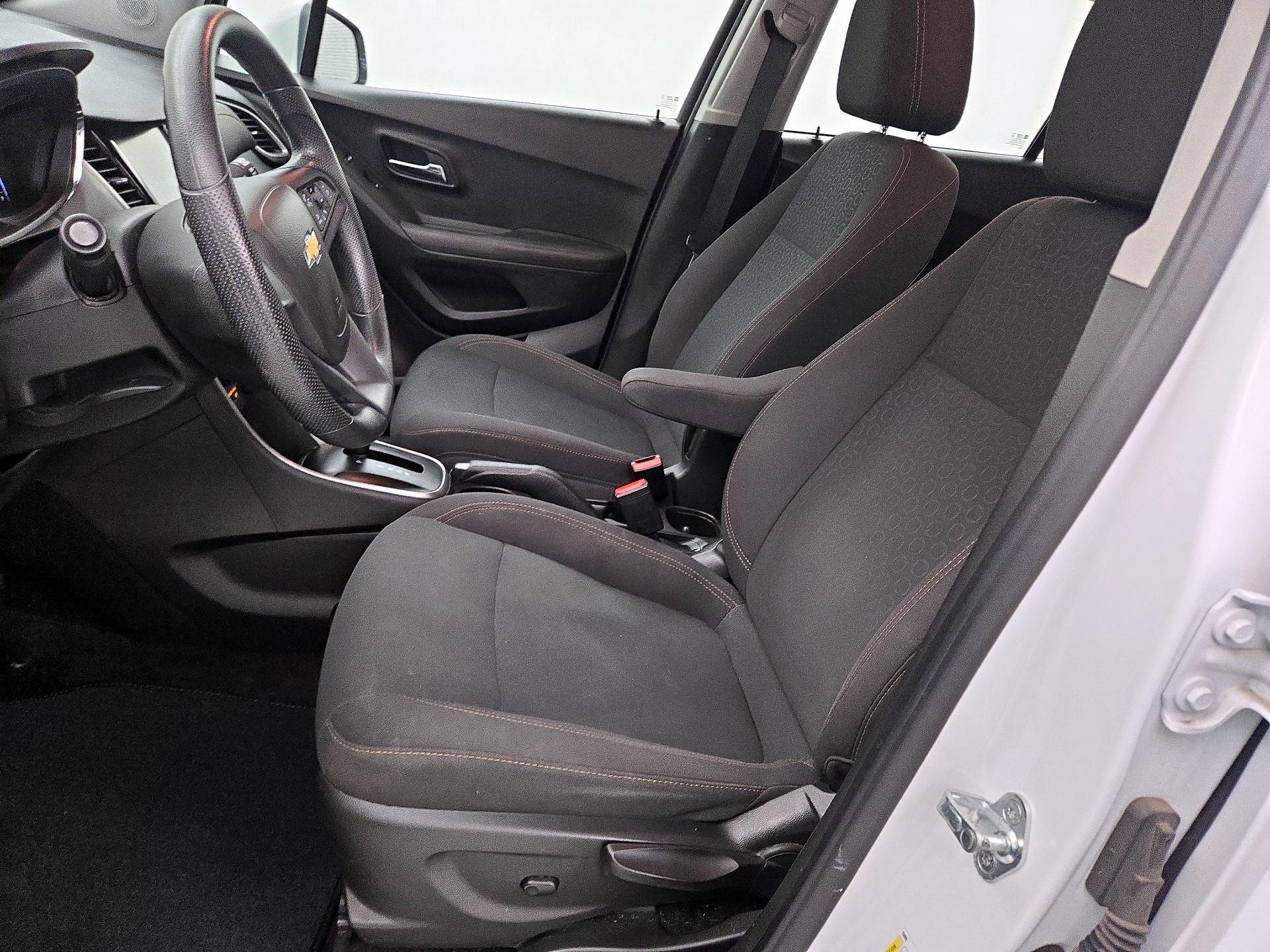 Thumbnail: 2017 Chevrolet Trax - 11