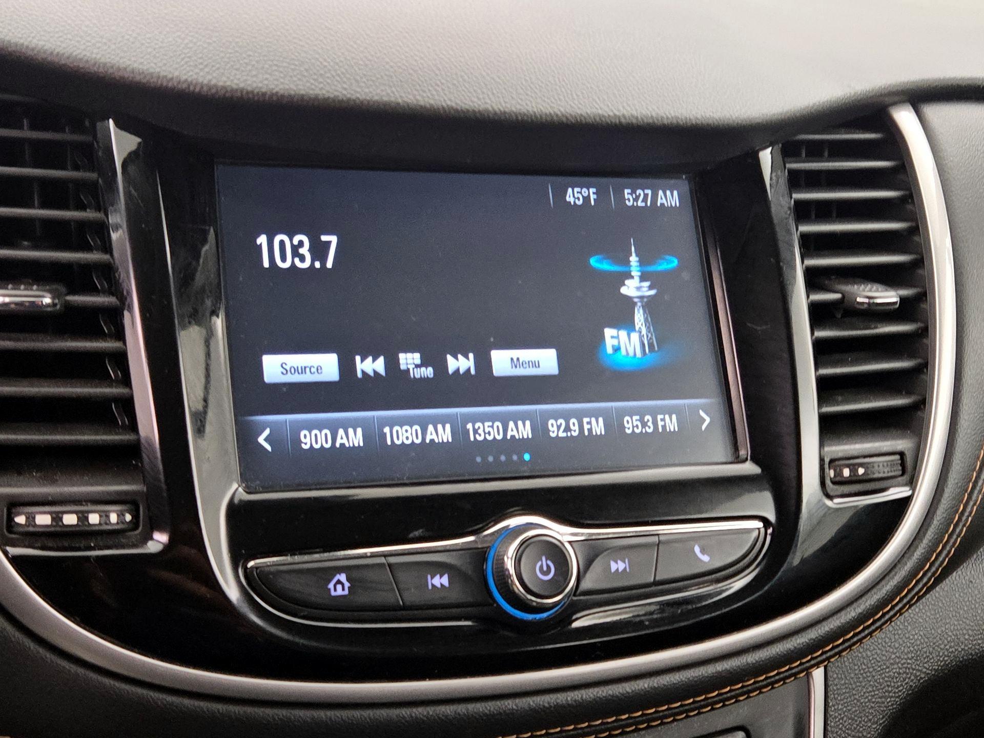 Thumbnail: 2017 Chevrolet Trax - 15