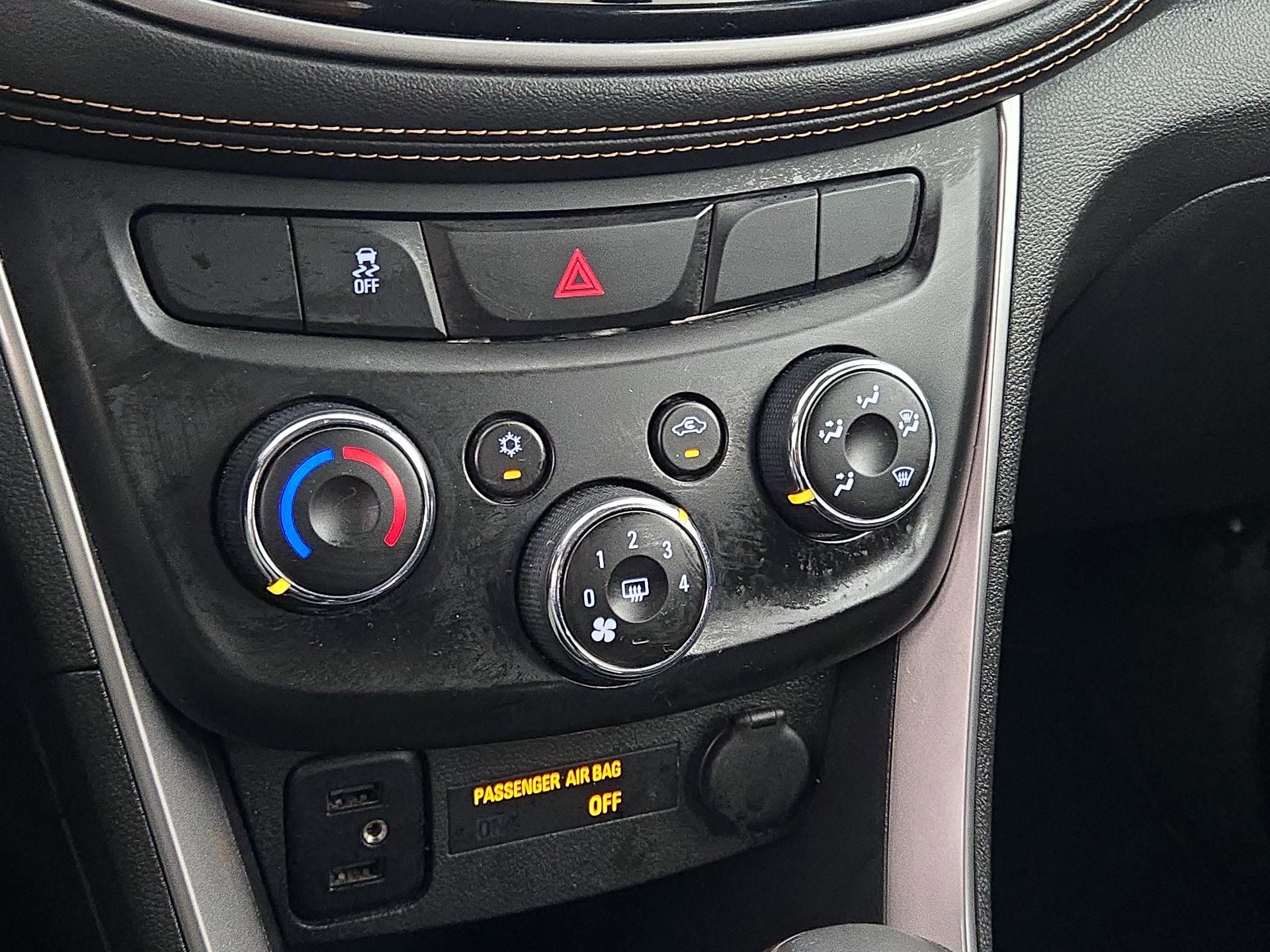 Thumbnail: 2017 Chevrolet Trax - 16