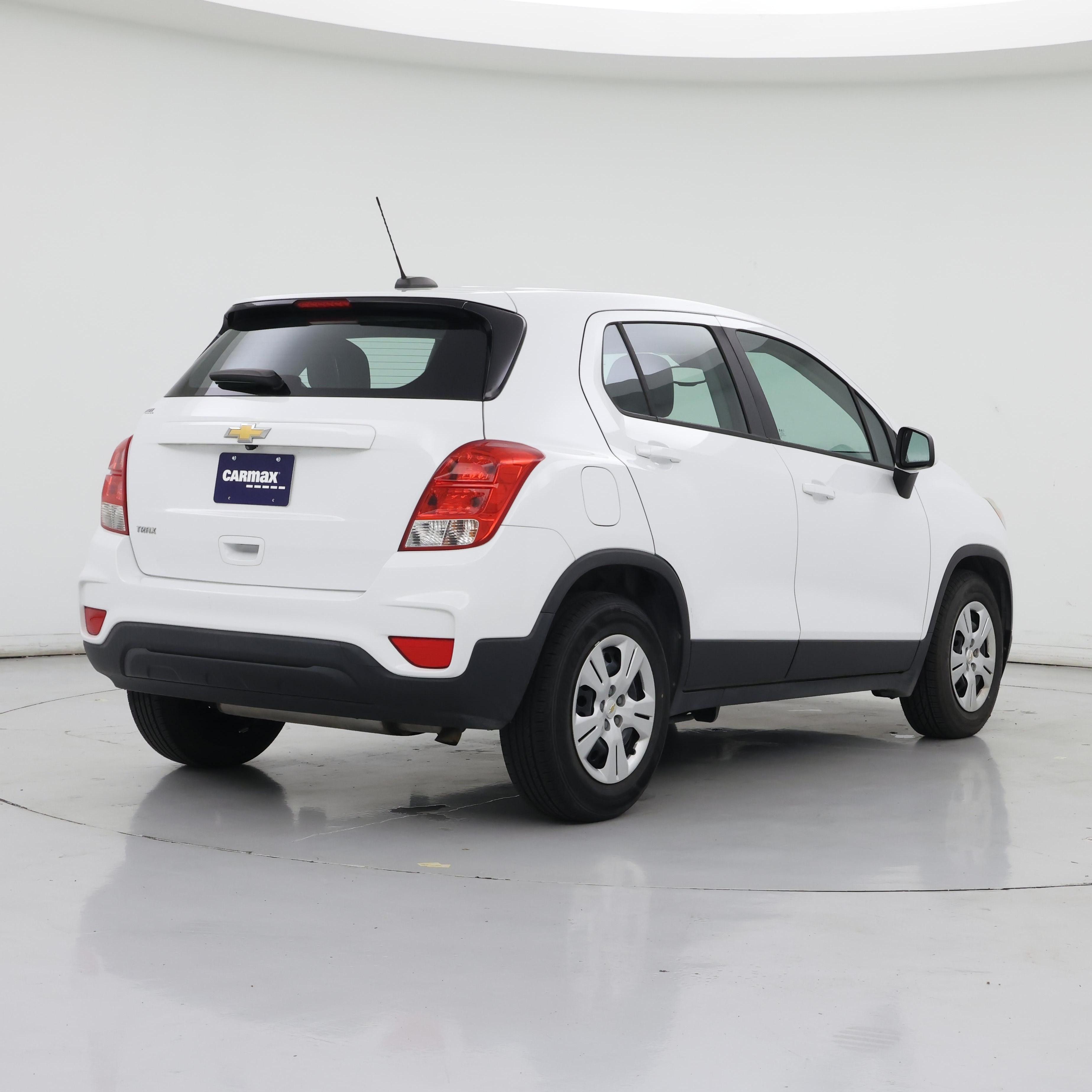 Thumbnail: 2017 Chevrolet Trax - 8