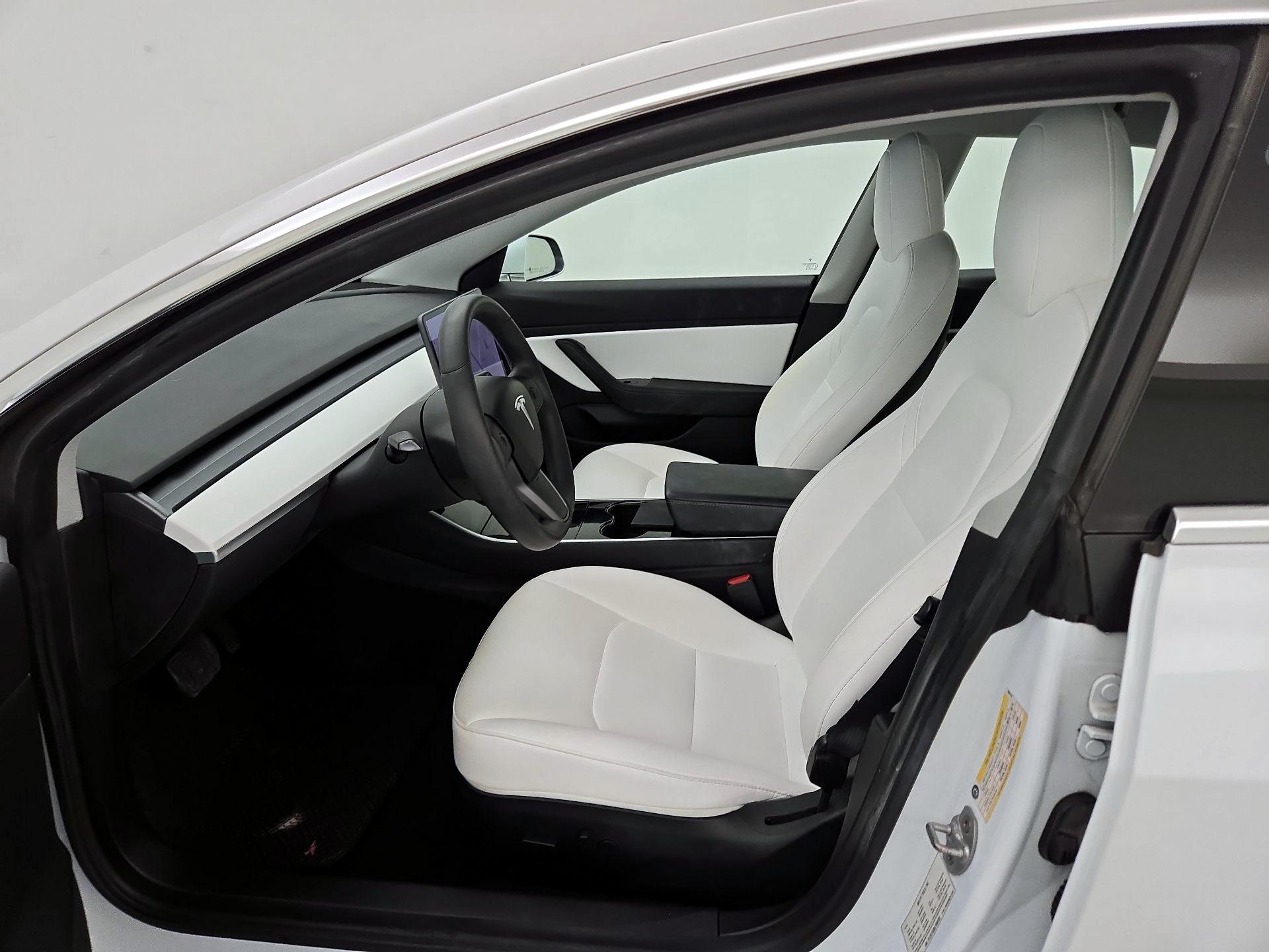 Thumbnail: 2020 Tesla Model 3 - 11