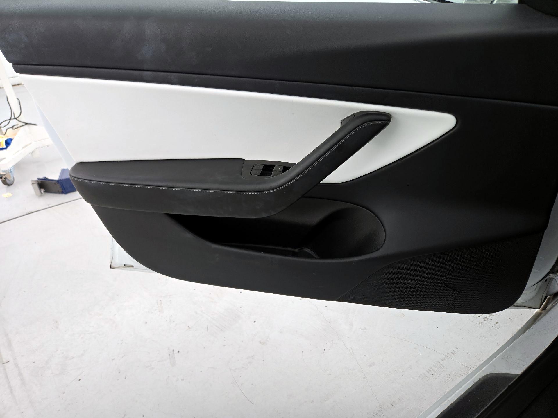 Thumbnail: 2020 Tesla Model 3 - 12