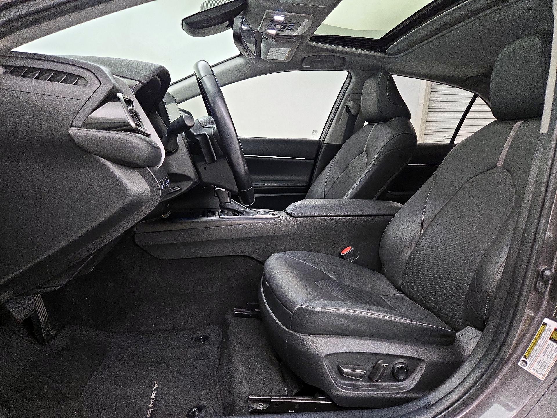 Thumbnail: 2021 Toyota Camry - 11