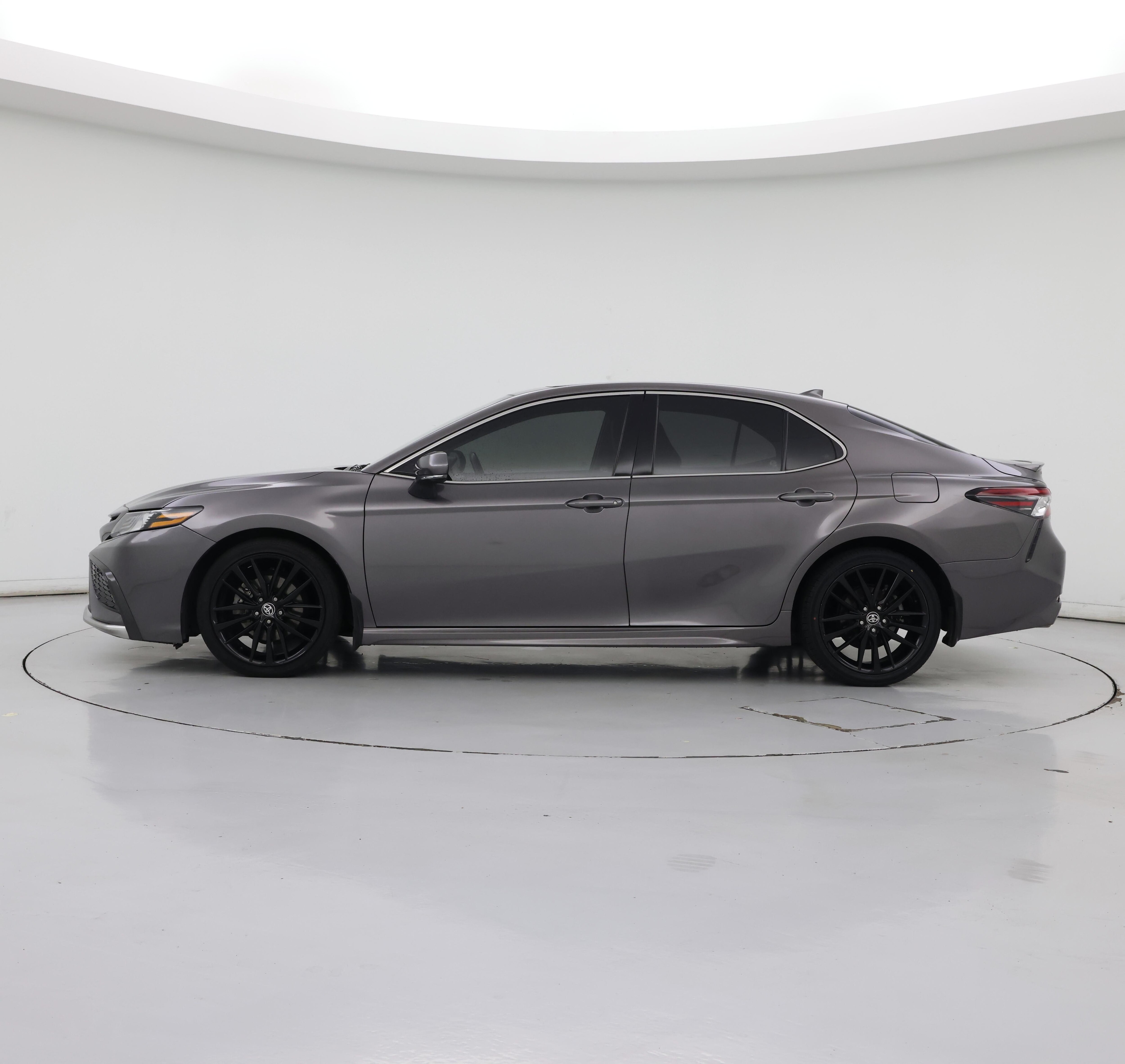 Thumbnail: 2021 Toyota Camry - 3