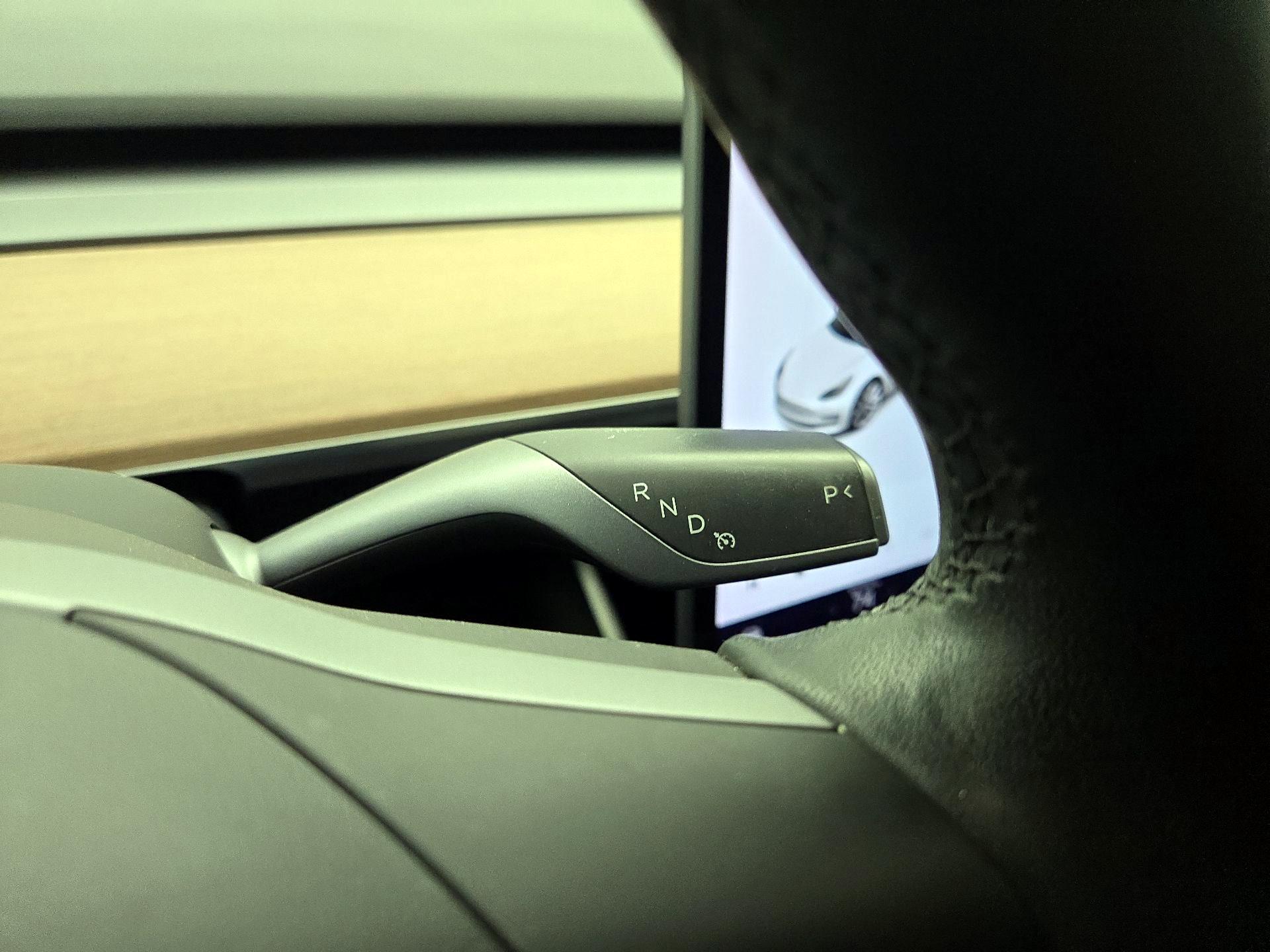 Thumbnail: 2019 Tesla Model 3 - 17