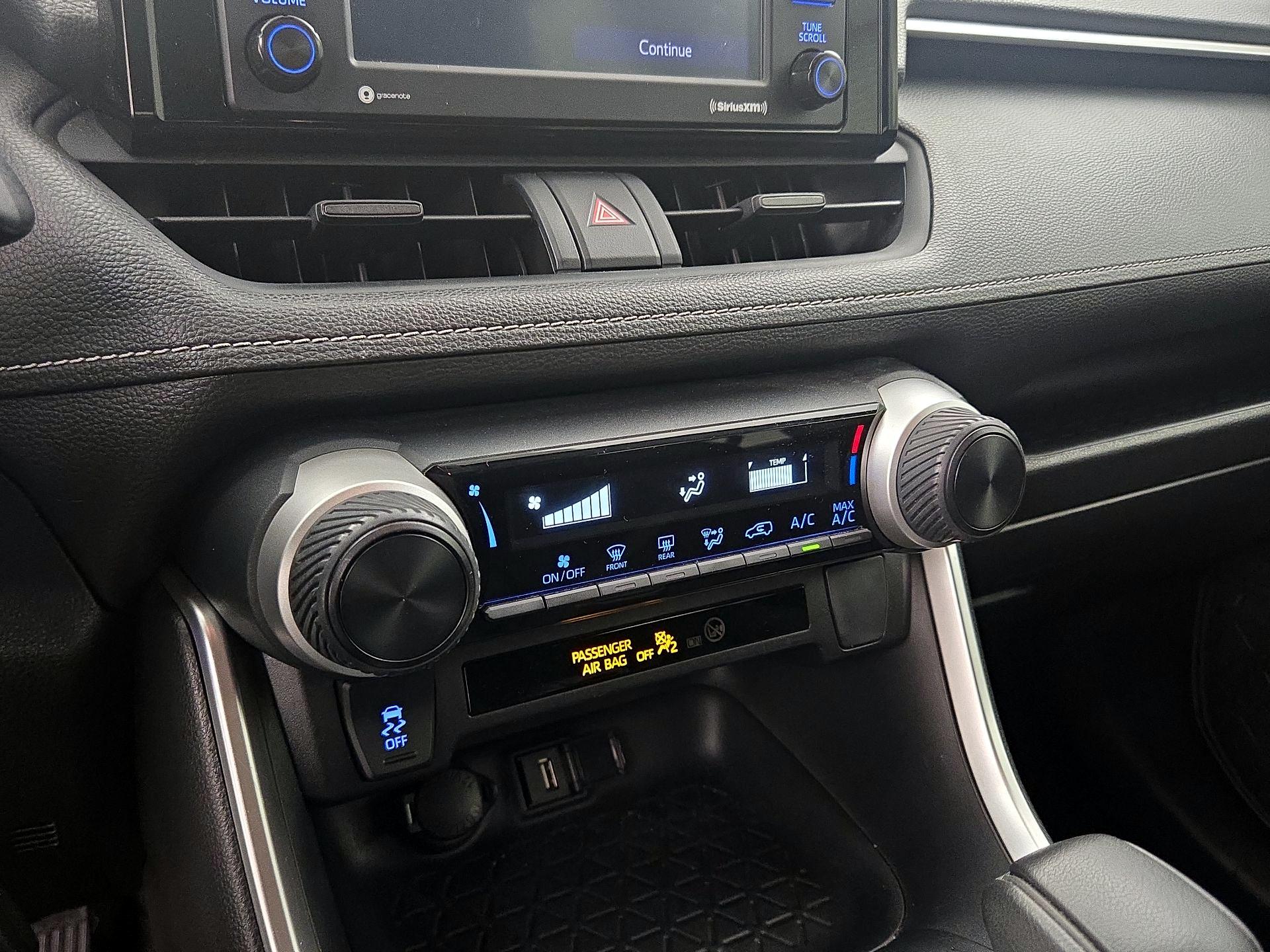 Thumbnail: 2021 Toyota RAV4 - 16