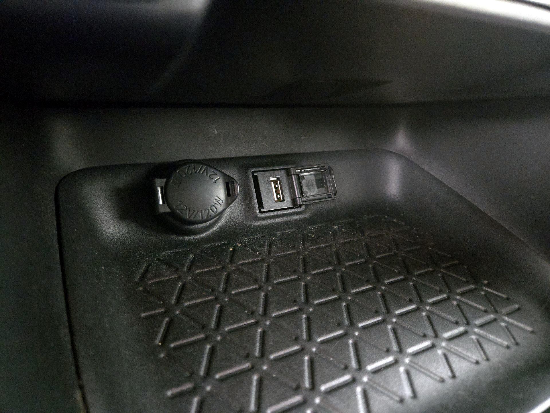 Thumbnail: 2021 Toyota RAV4 - 18