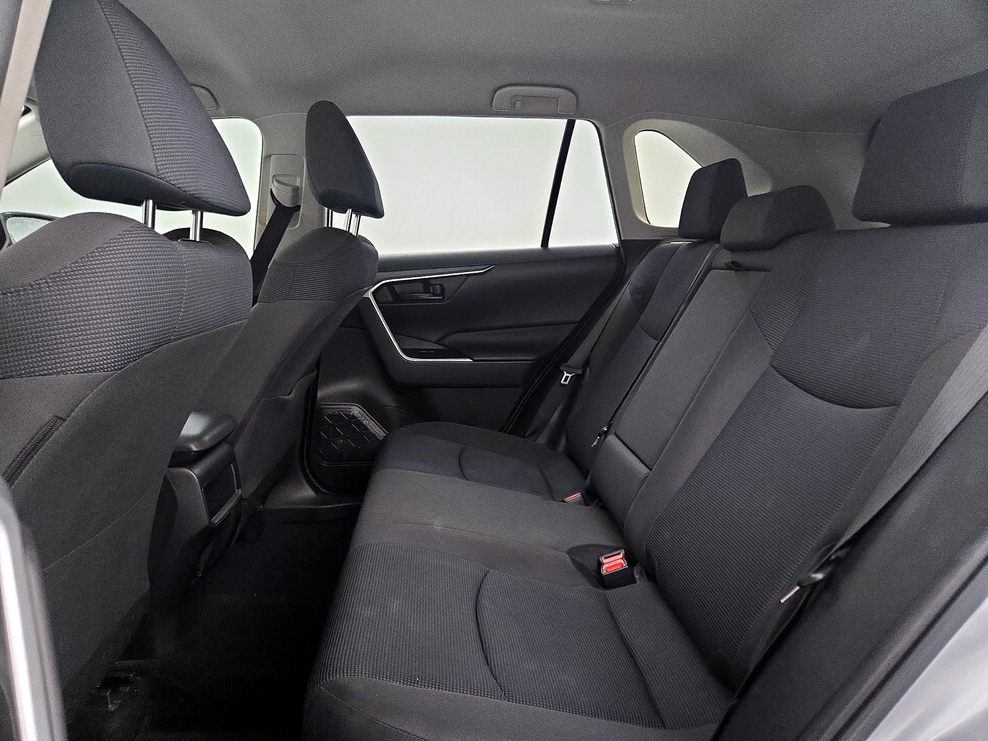 Thumbnail: 2021 Toyota RAV4 - 19