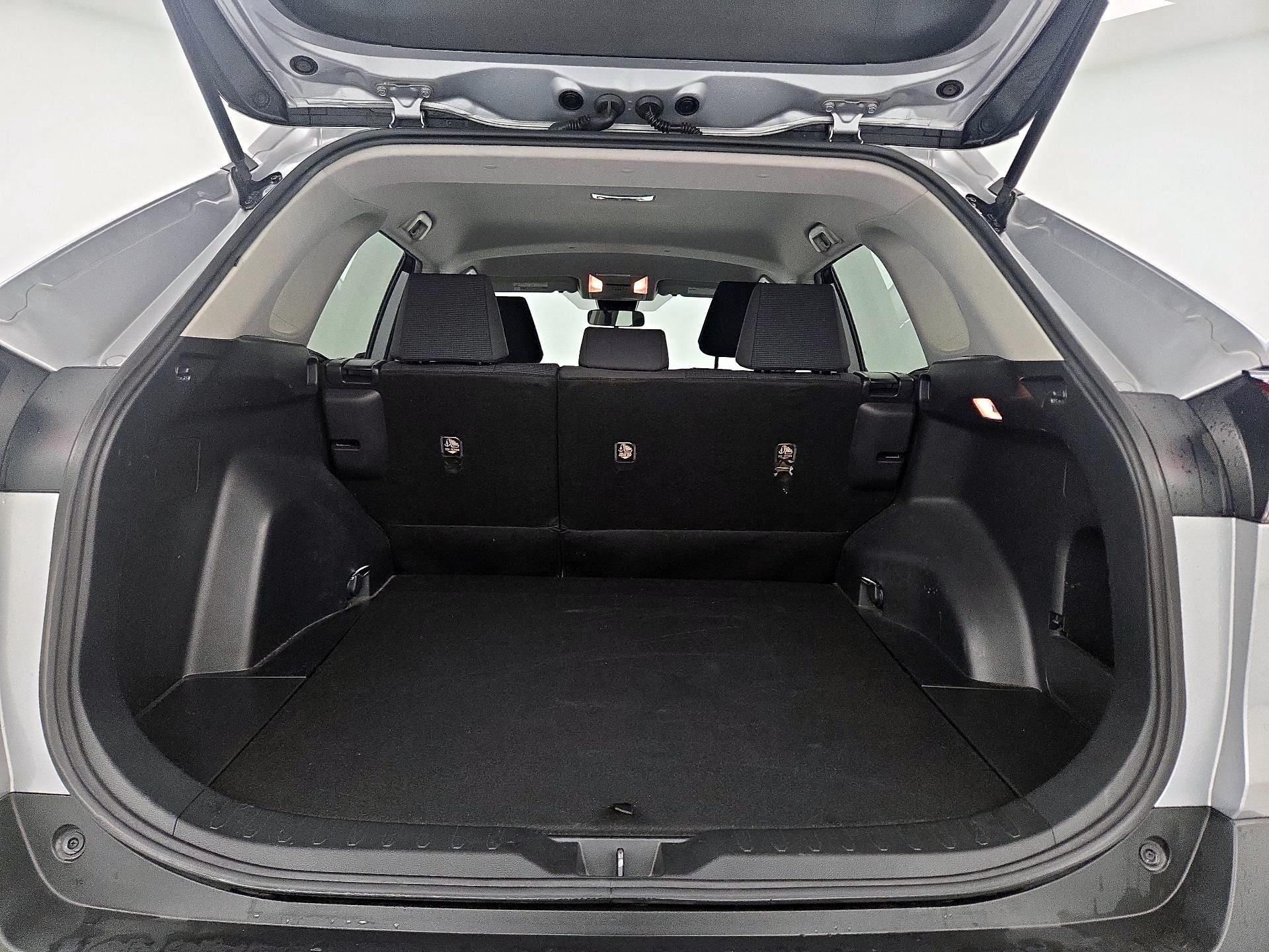 Thumbnail: 2021 Toyota RAV4 - 20