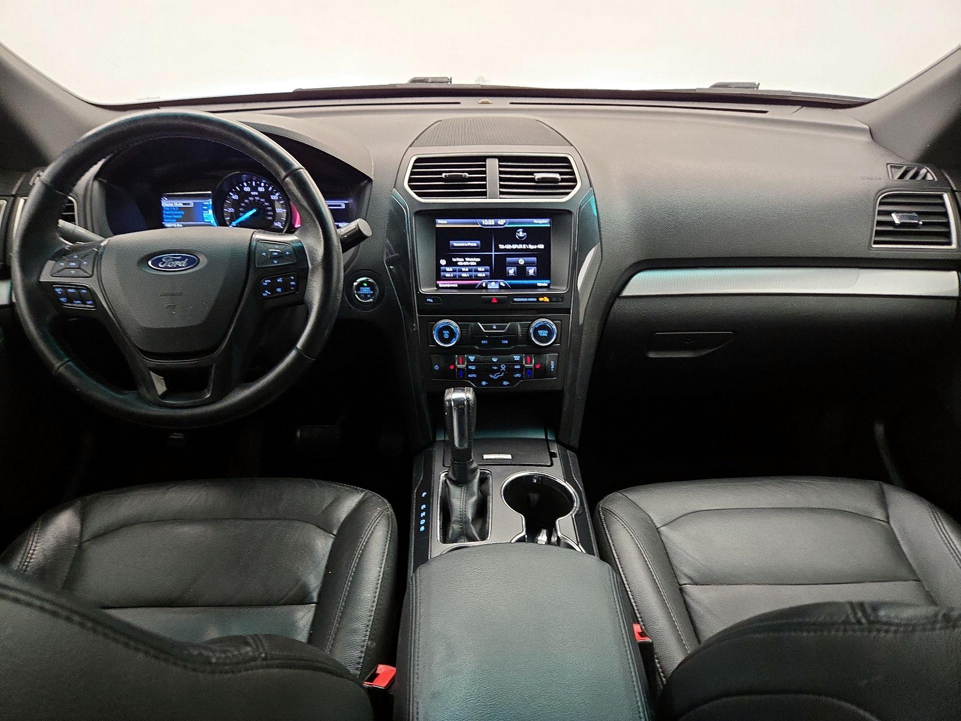 Thumbnail: 2016 Ford Explorer - 9