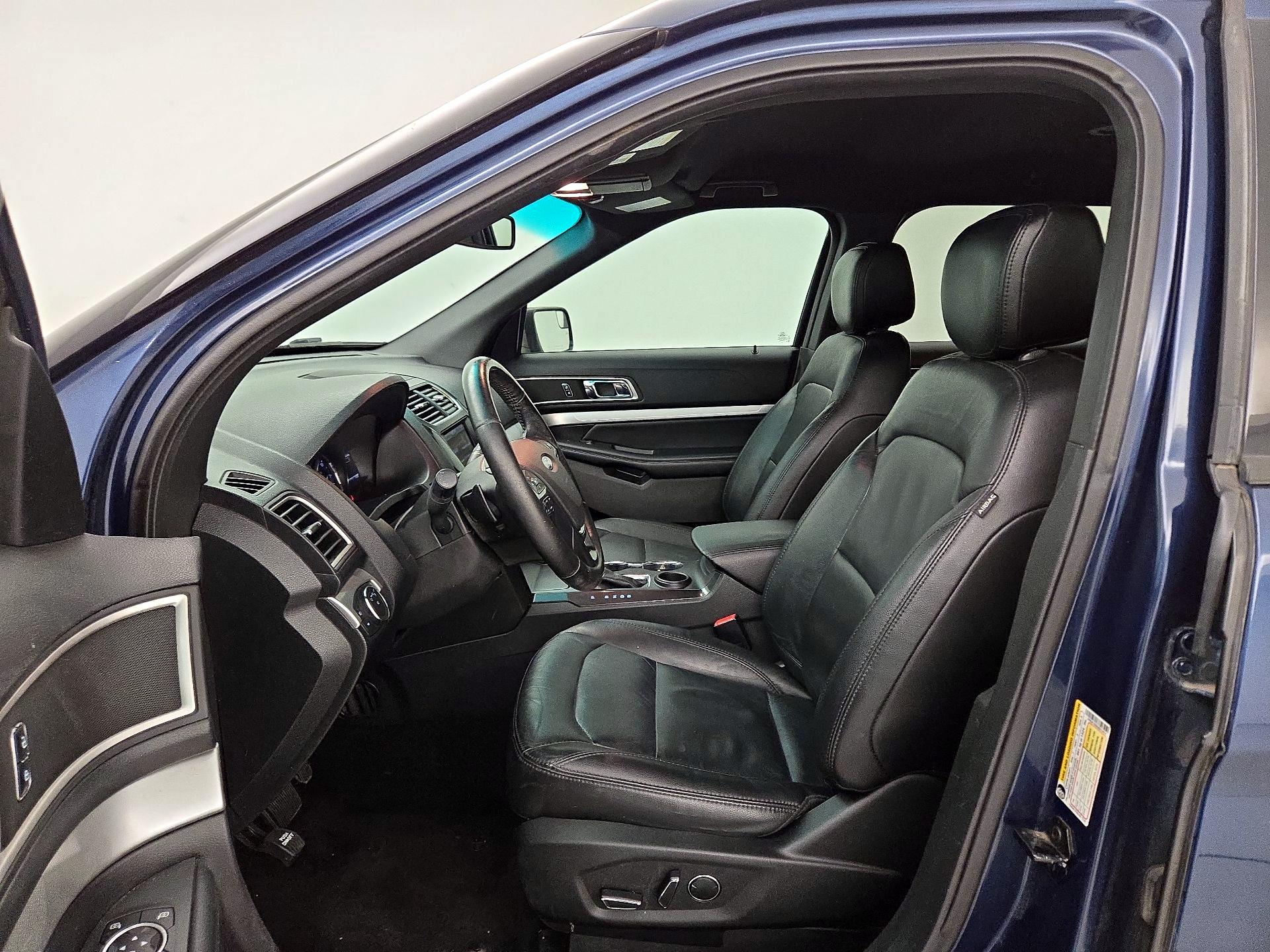 Thumbnail: 2016 Ford Explorer - 11