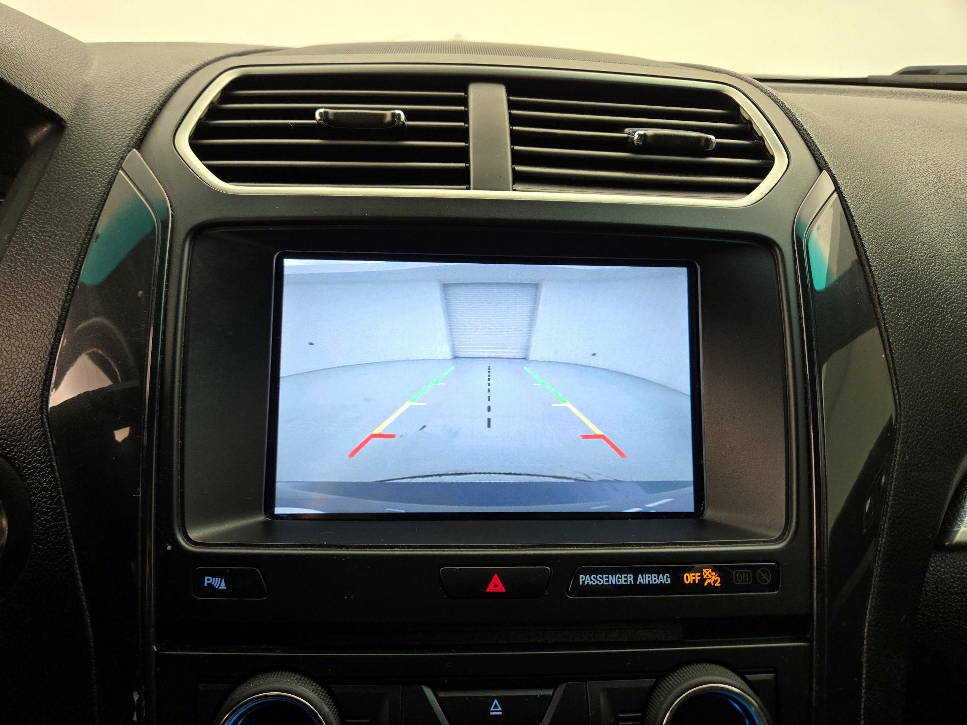 Thumbnail: 2016 Ford Explorer - 14