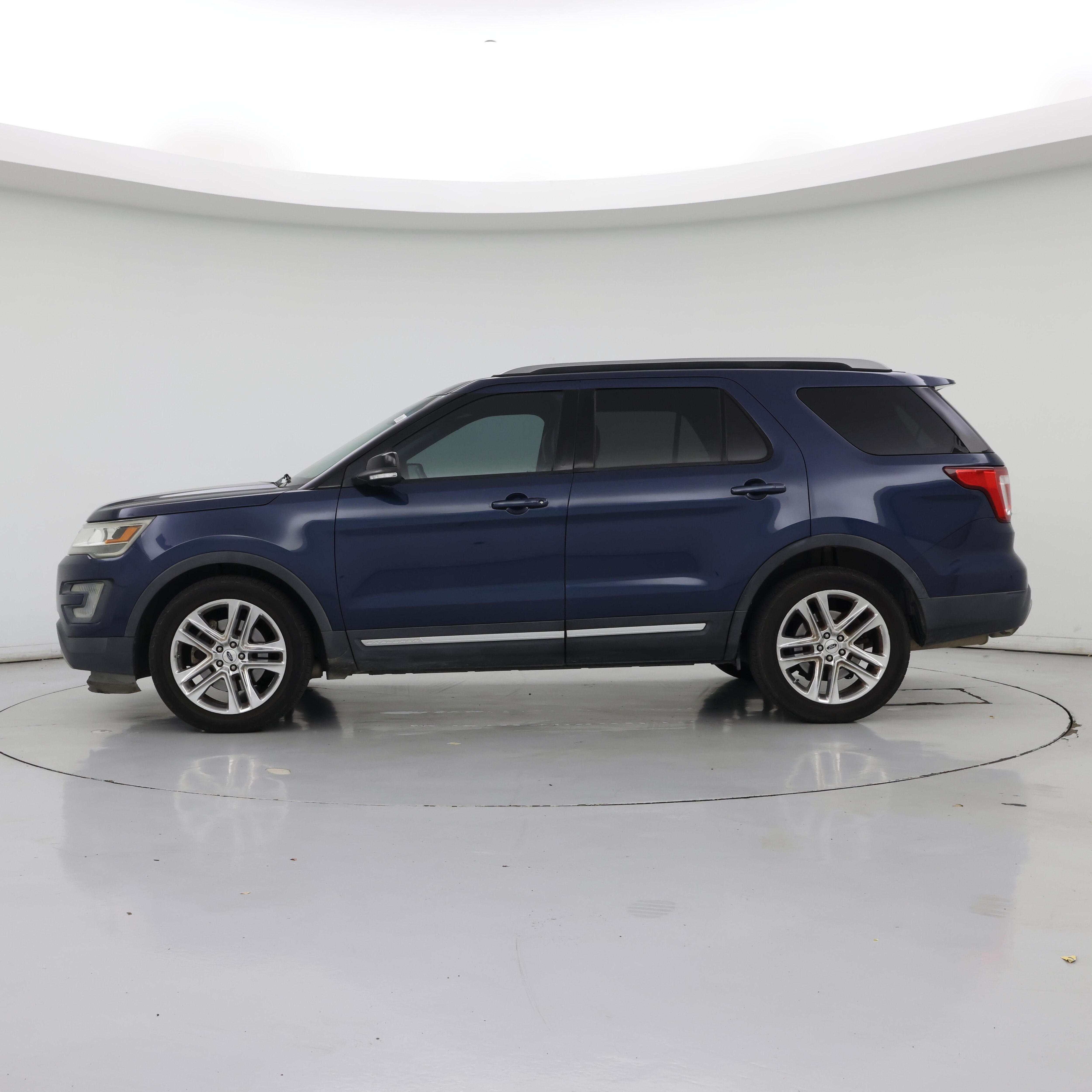 Thumbnail: 2016 Ford Explorer - 3