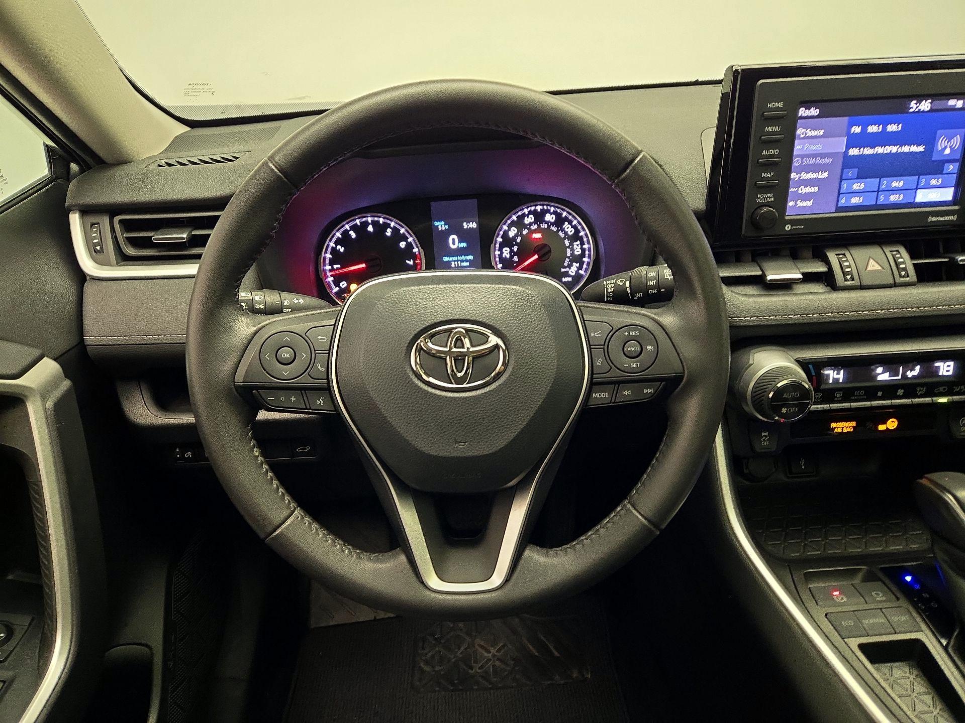 Thumbnail: 2022 Toyota RAV4 - 10