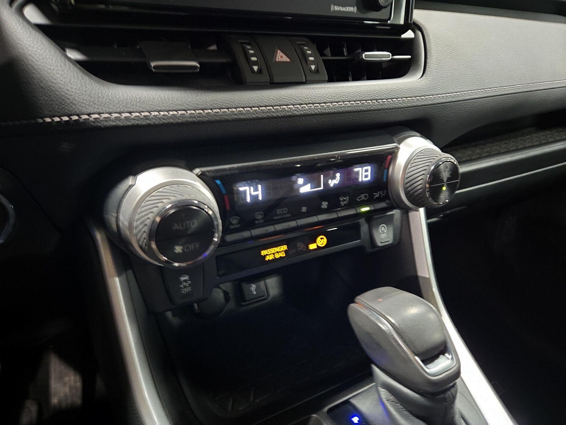 Thumbnail: 2022 Toyota RAV4 - 16