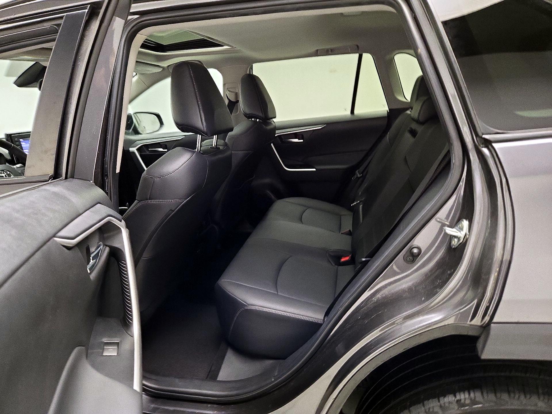 Thumbnail: 2022 Toyota RAV4 - 20