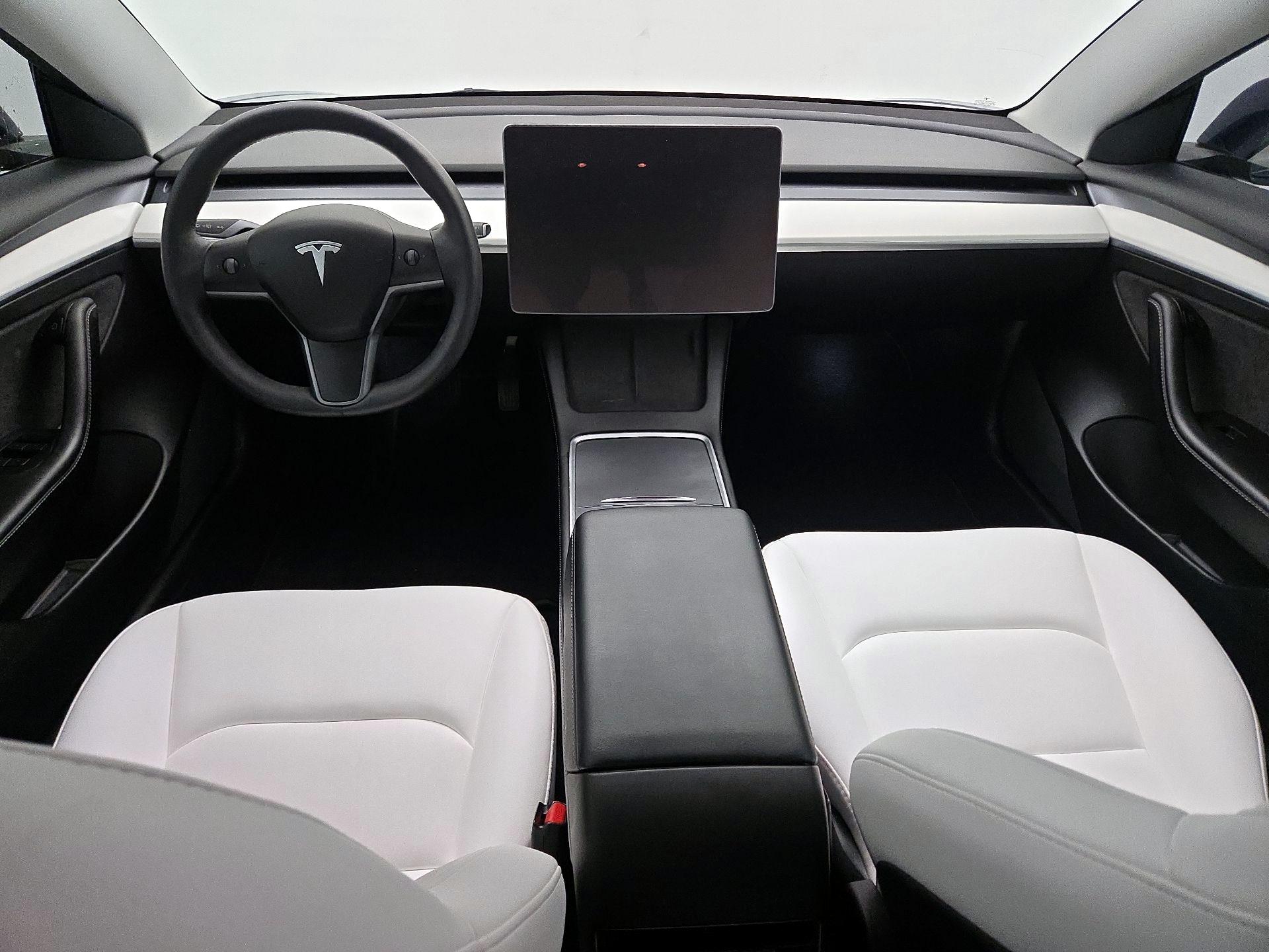 Thumbnail: 2022 Tesla Model 3 - 9