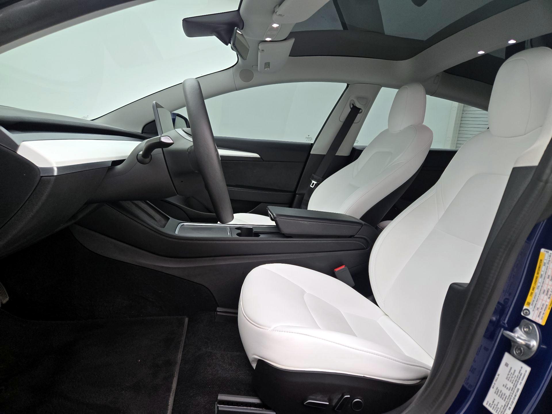 Thumbnail: 2022 Tesla Model 3 - 11