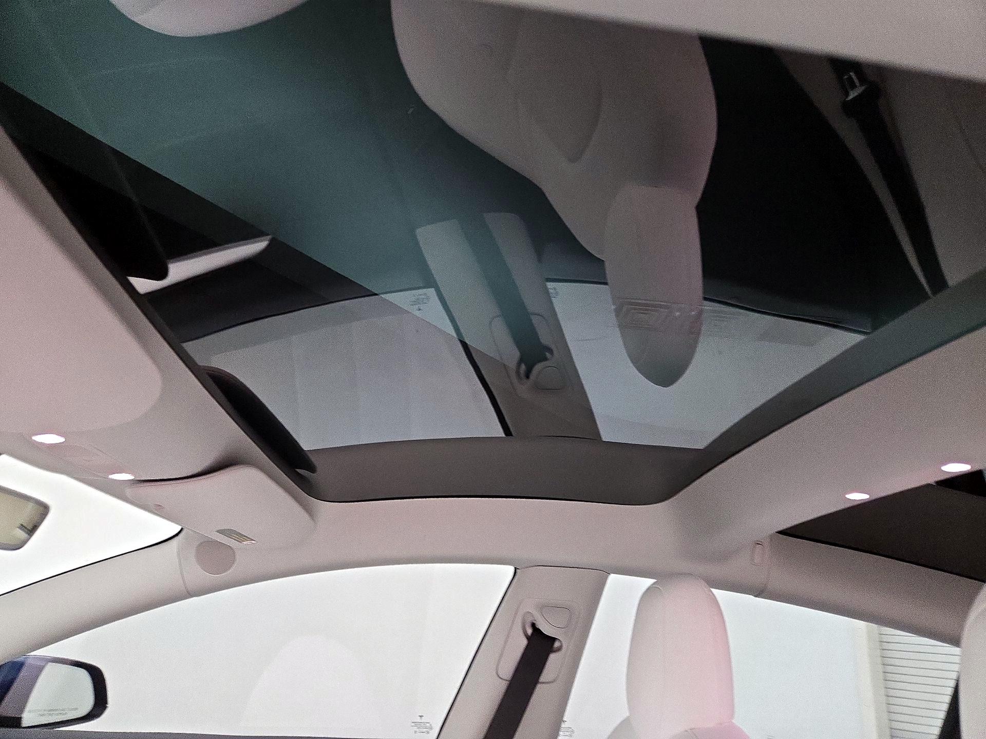 Thumbnail: 2022 Tesla Model 3 - 18