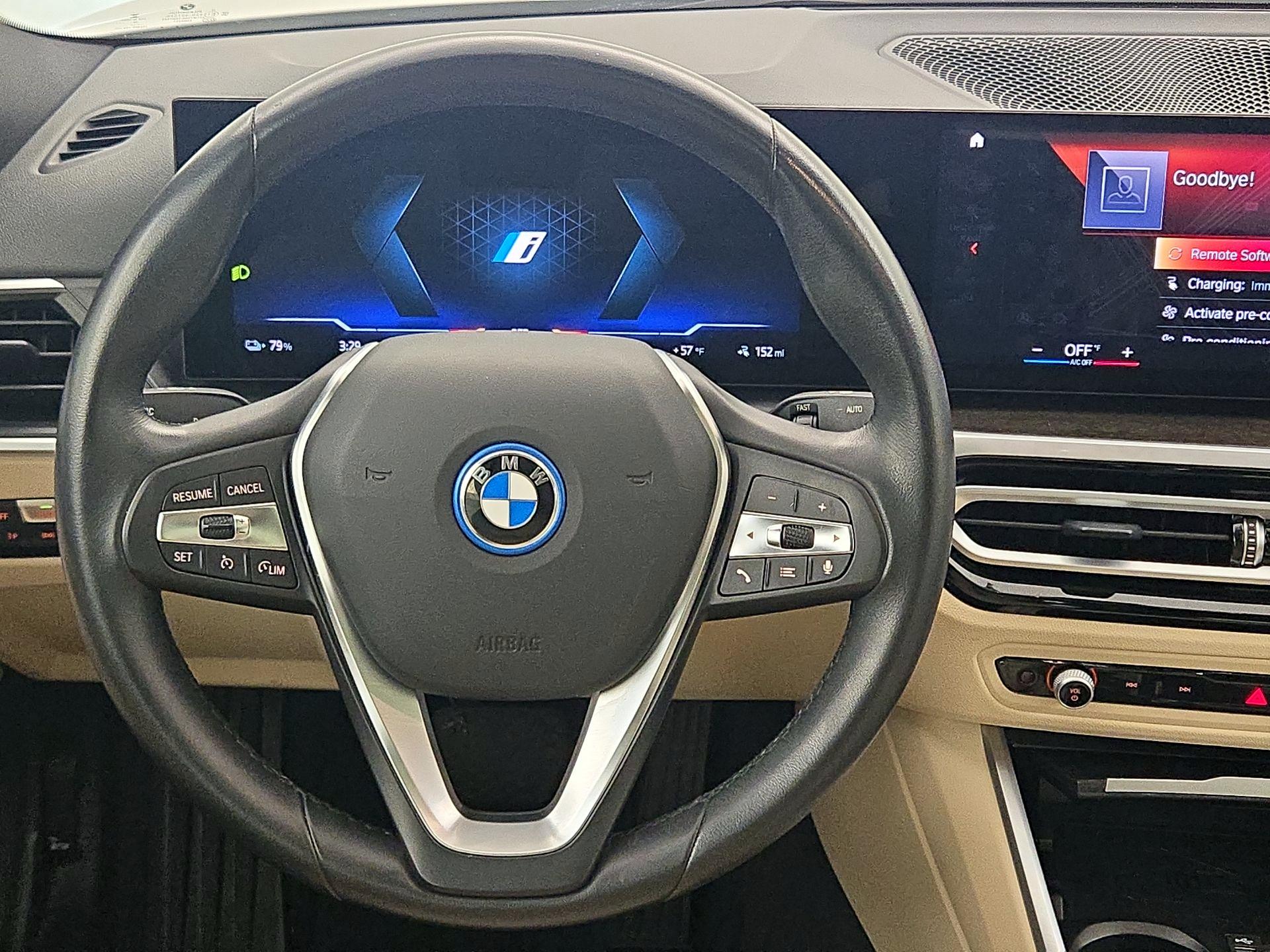 Thumbnail: 2023 BMW i4 - 10