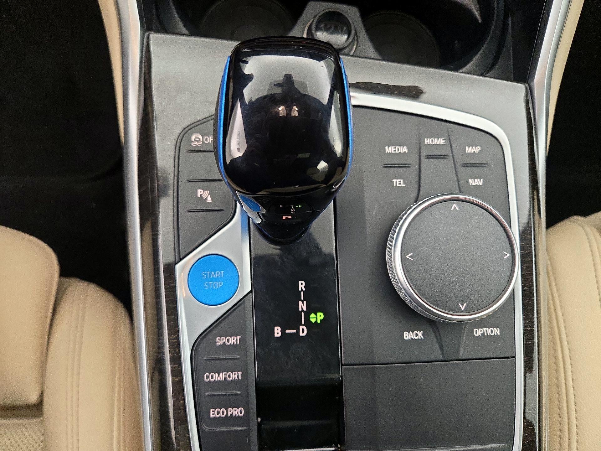 Thumbnail: 2023 BMW i4 - 18