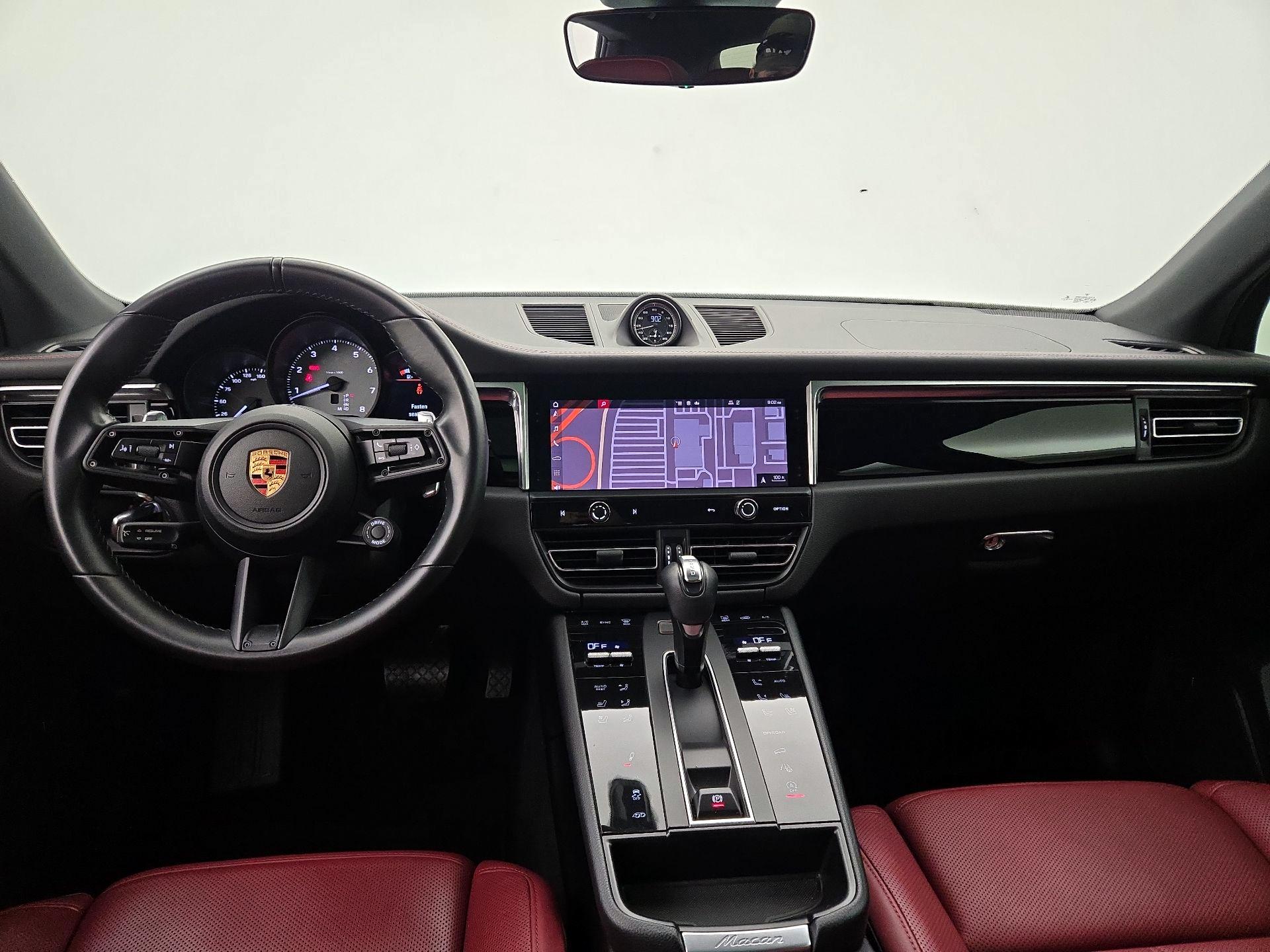 Thumbnail: 2022 Porsche Macan - 9