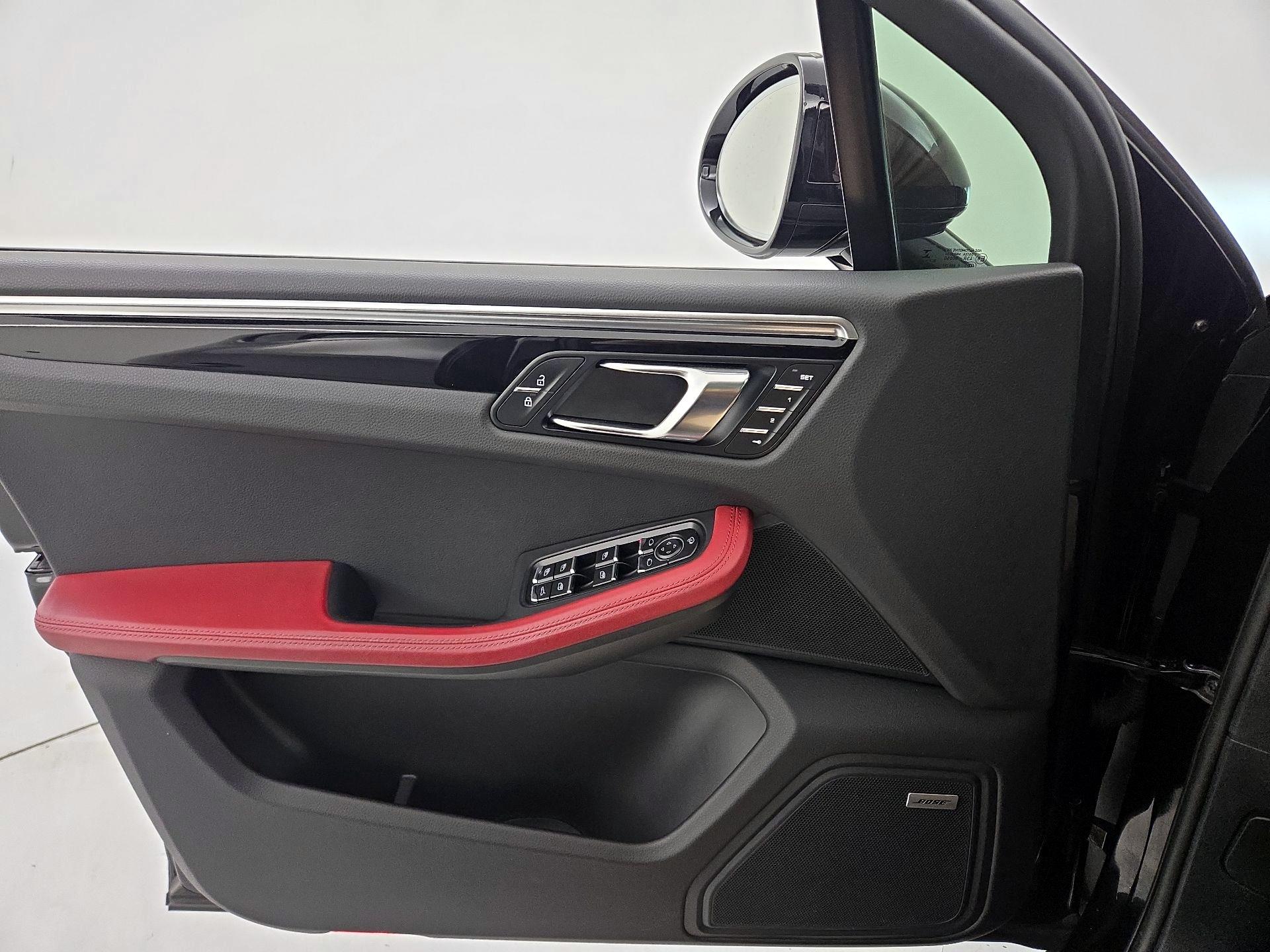 Thumbnail: 2022 Porsche Macan - 12