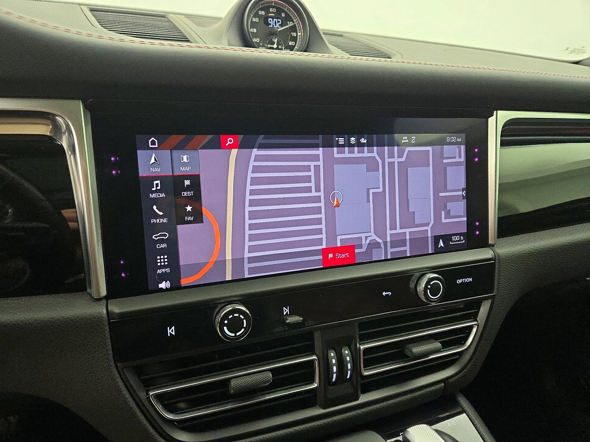 Thumbnail: 2022 Porsche Macan - 14