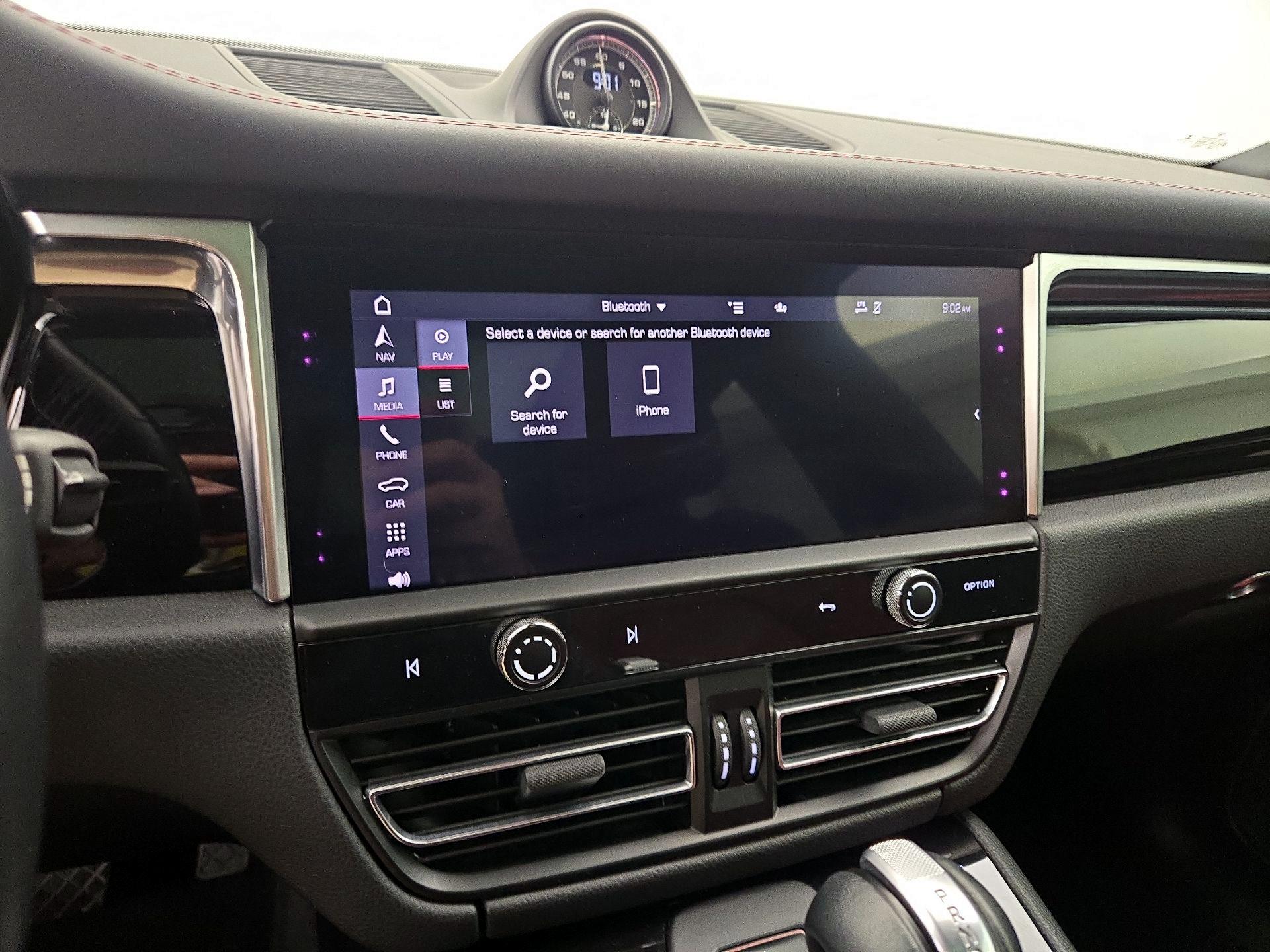 Thumbnail: 2022 Porsche Macan - 16