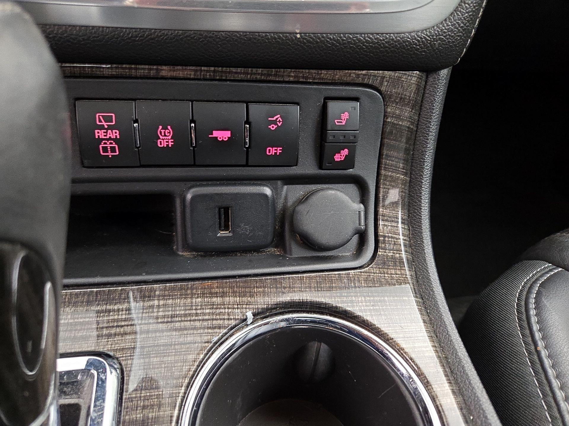 Thumbnail: 2016 GMC Acadia - 19