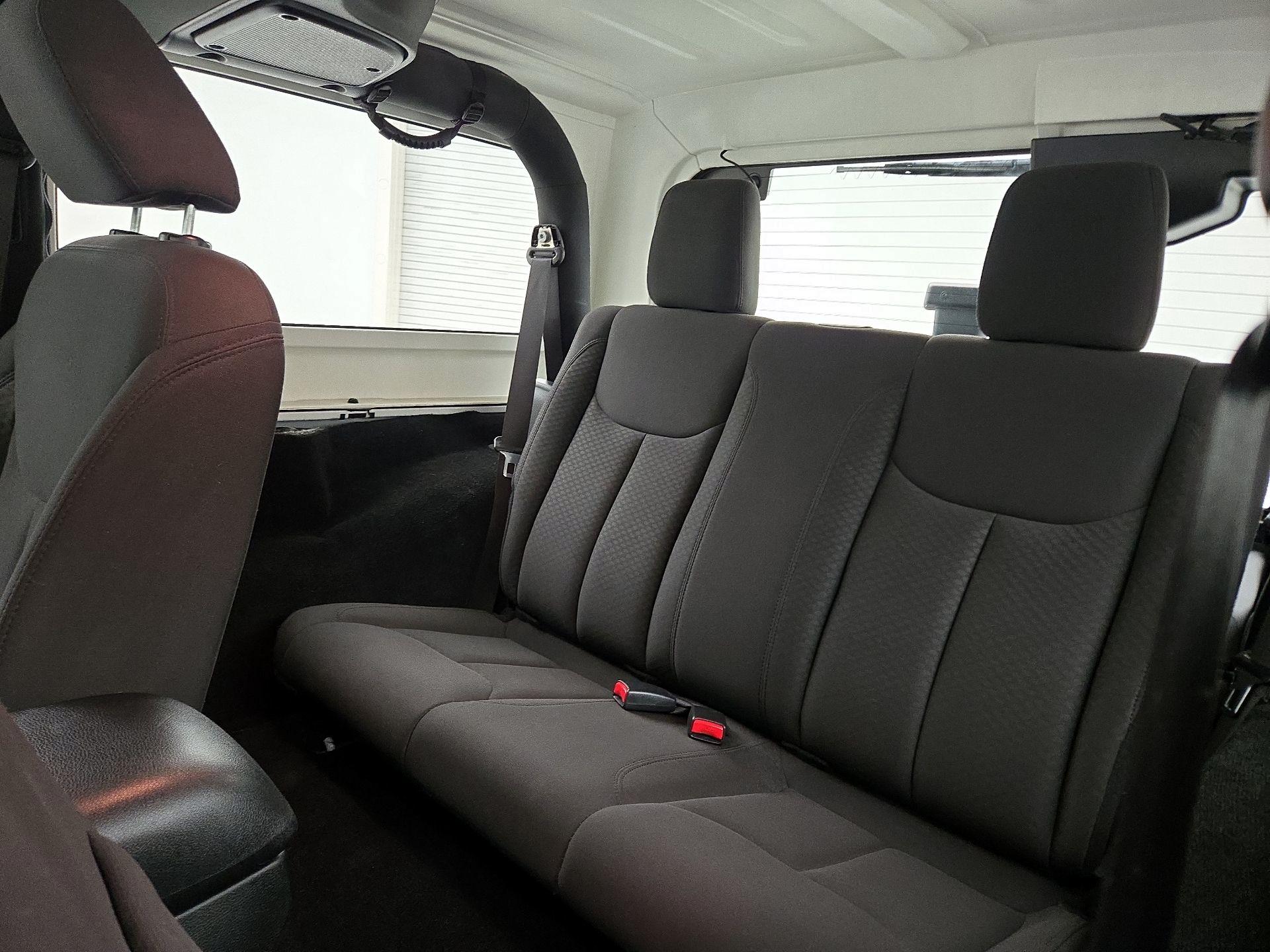 Thumbnail: 2016 Jeep Wrangler - 17