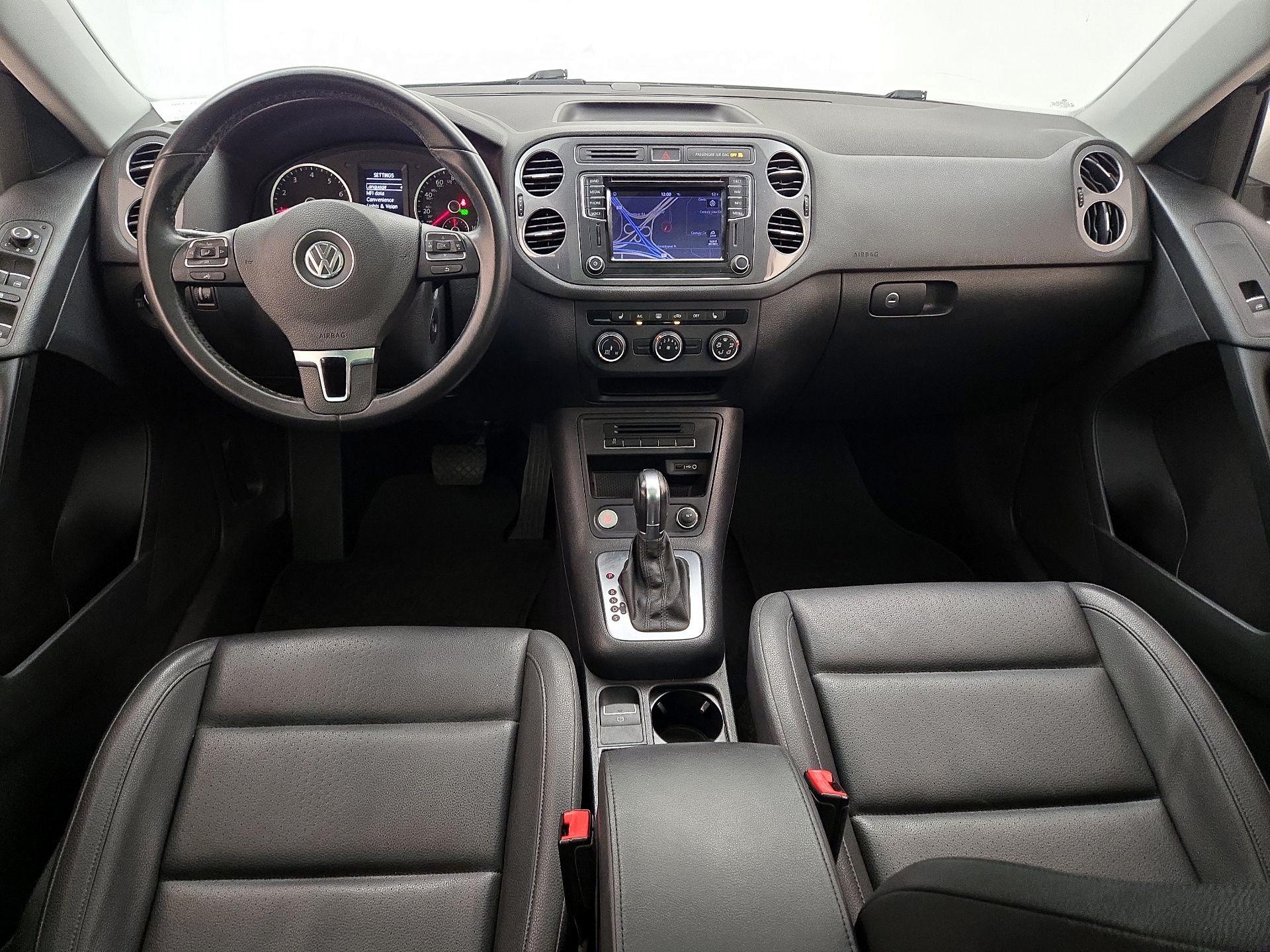 Thumbnail: 2016 Volkswagen Tiguan - 9