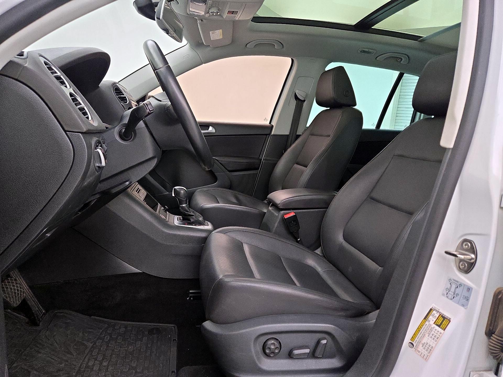 Thumbnail: 2016 Volkswagen Tiguan - 11