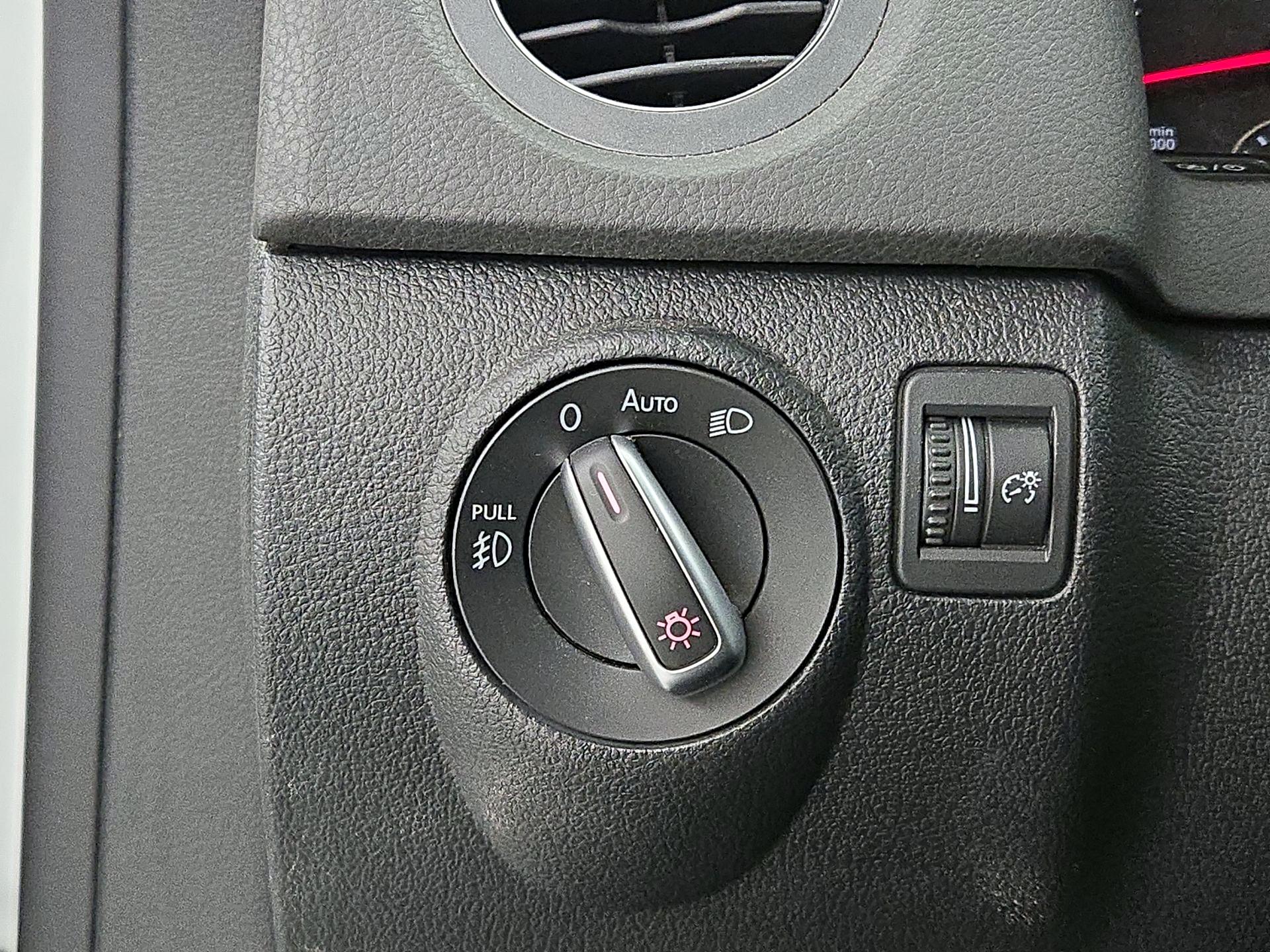 Thumbnail: 2016 Volkswagen Tiguan - 13