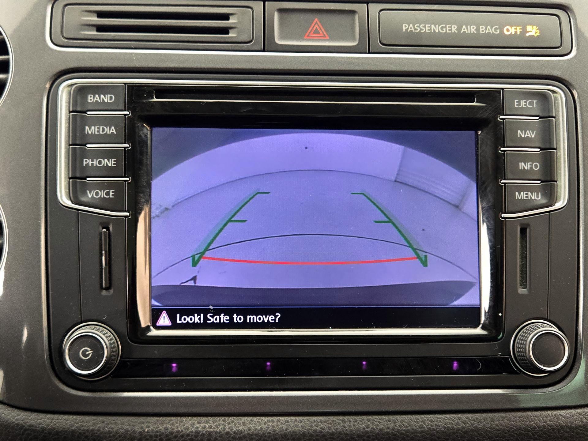 Thumbnail: 2016 Volkswagen Tiguan - 15