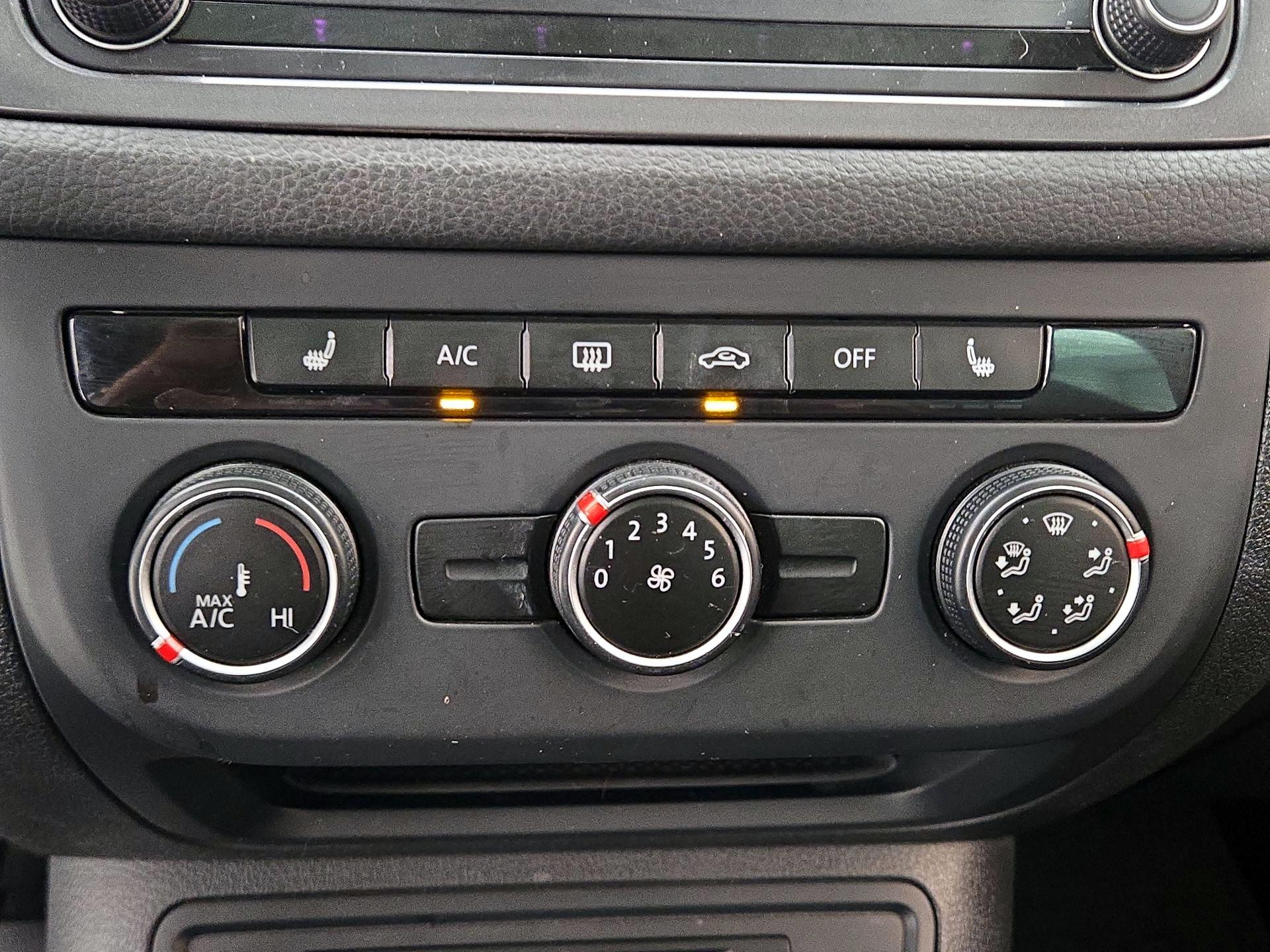 Thumbnail: 2016 Volkswagen Tiguan - 17